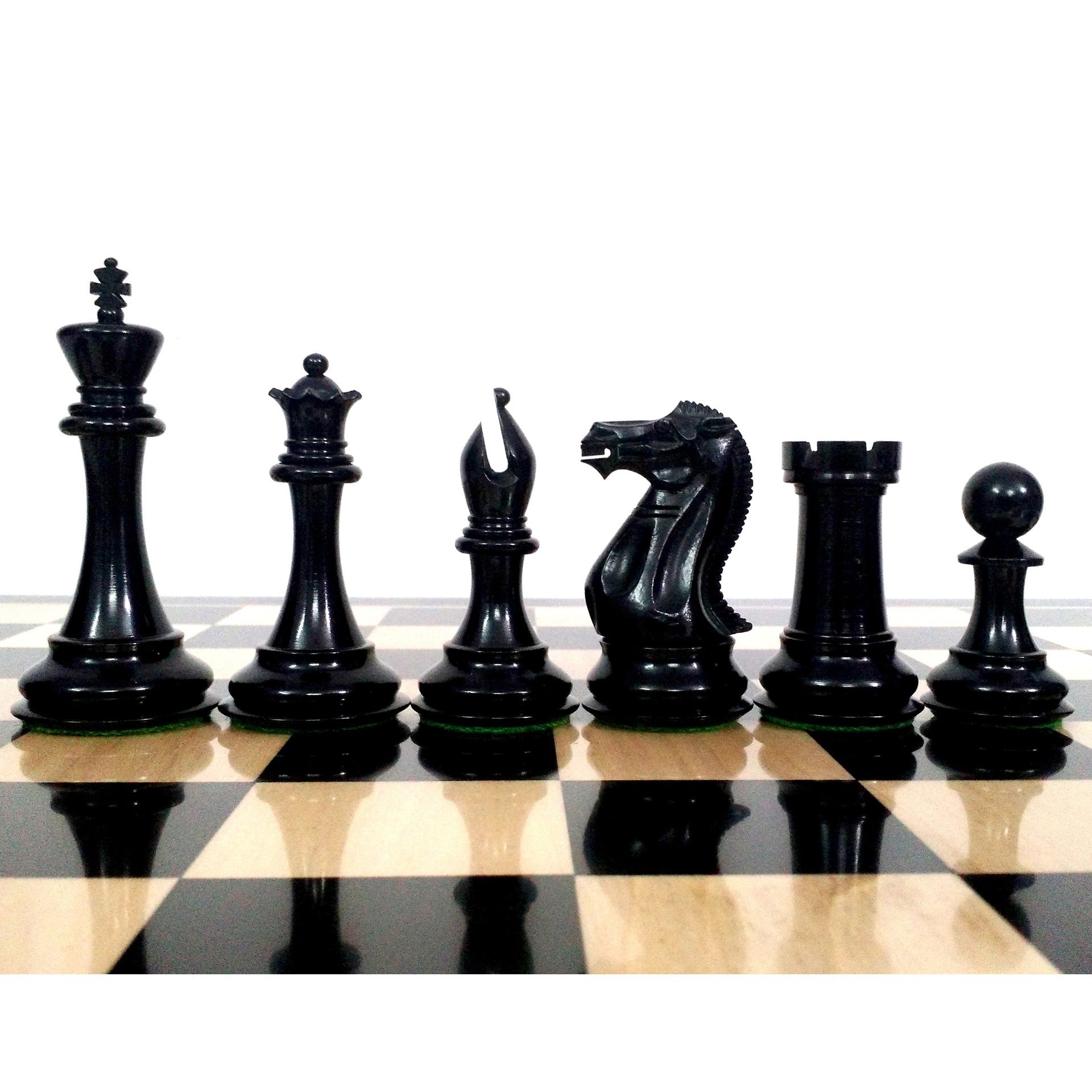 Ebony Wood and Boxwood chessmen, 102mm king
