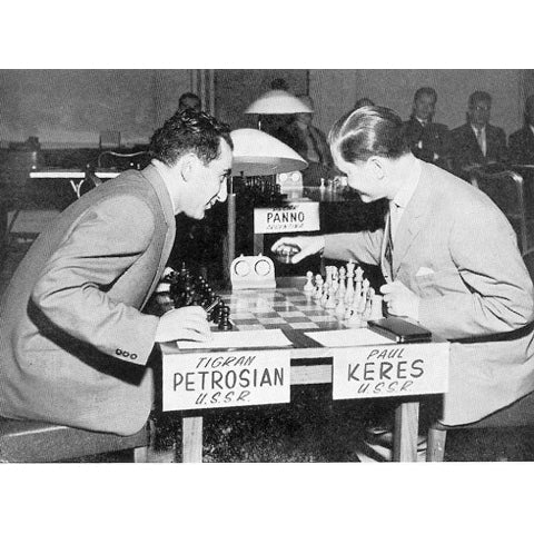 Ebony Wood and Boxwood chessmen, 127mm king