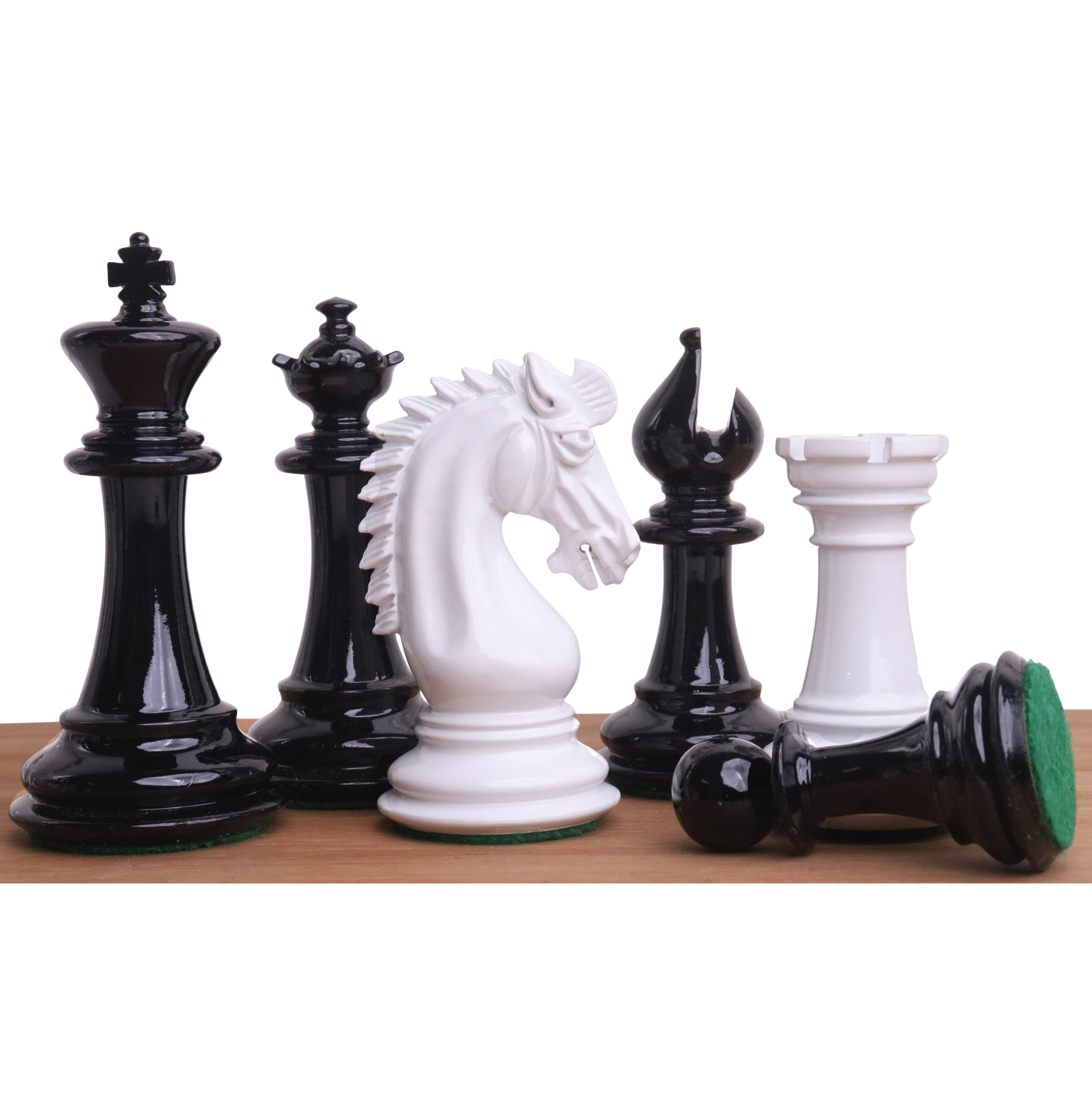 Lacquered Black boxwood and Lacquered White boxwood chessmen with a 94mm king