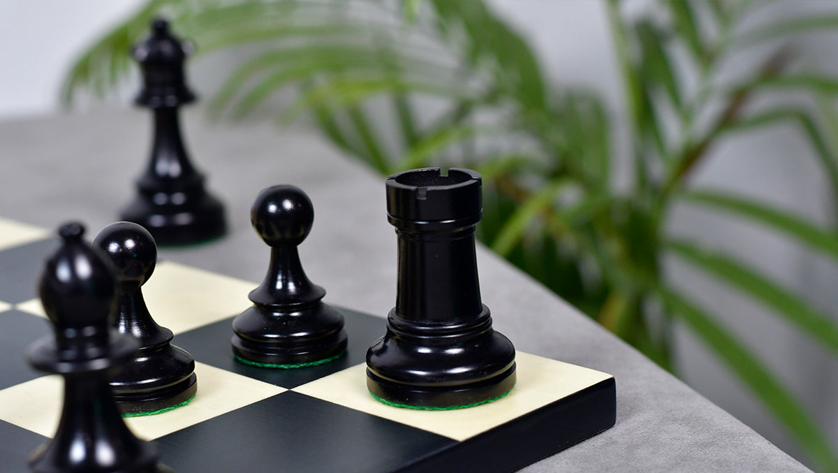 Reproduction Stockholm Interzonal Staunton chess pieces in boxwood, 95mm king