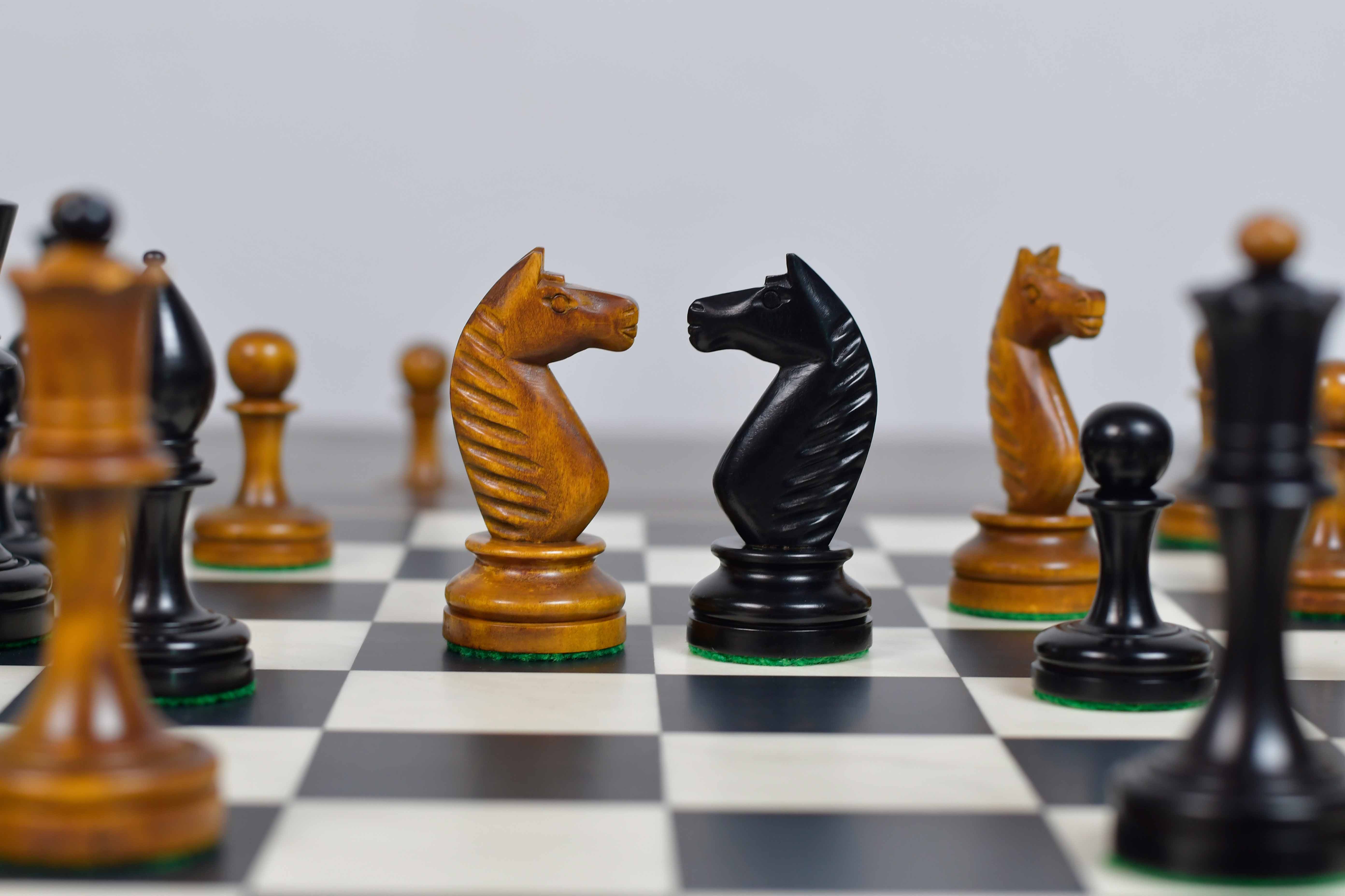 Averbakh 1949 Moscow Championship chess set, 105mm king, Ebonised finish with its 55cm poplar and erable board