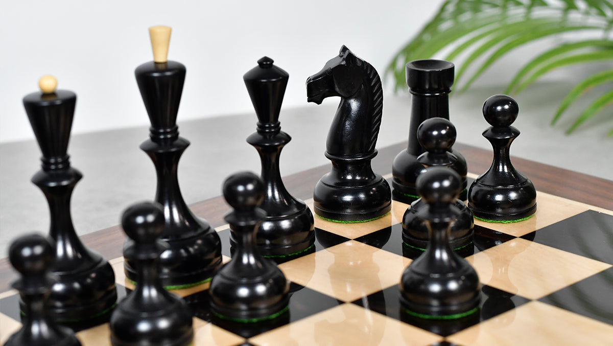 1950s Botvinnik pattern chess pieces, 34 hand turned boxwood pieces
