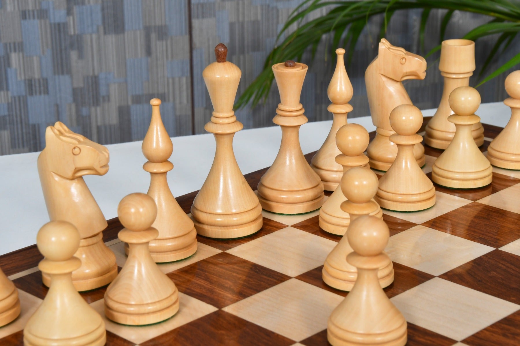 1961 Soviet Baku chess set, 103mm king, Sheesham finish with its 48cm sheesham and boxwood board