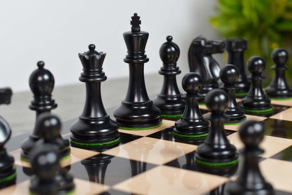 1972 Fischer Spassky reproduction chess pieces, antique boxwood light side