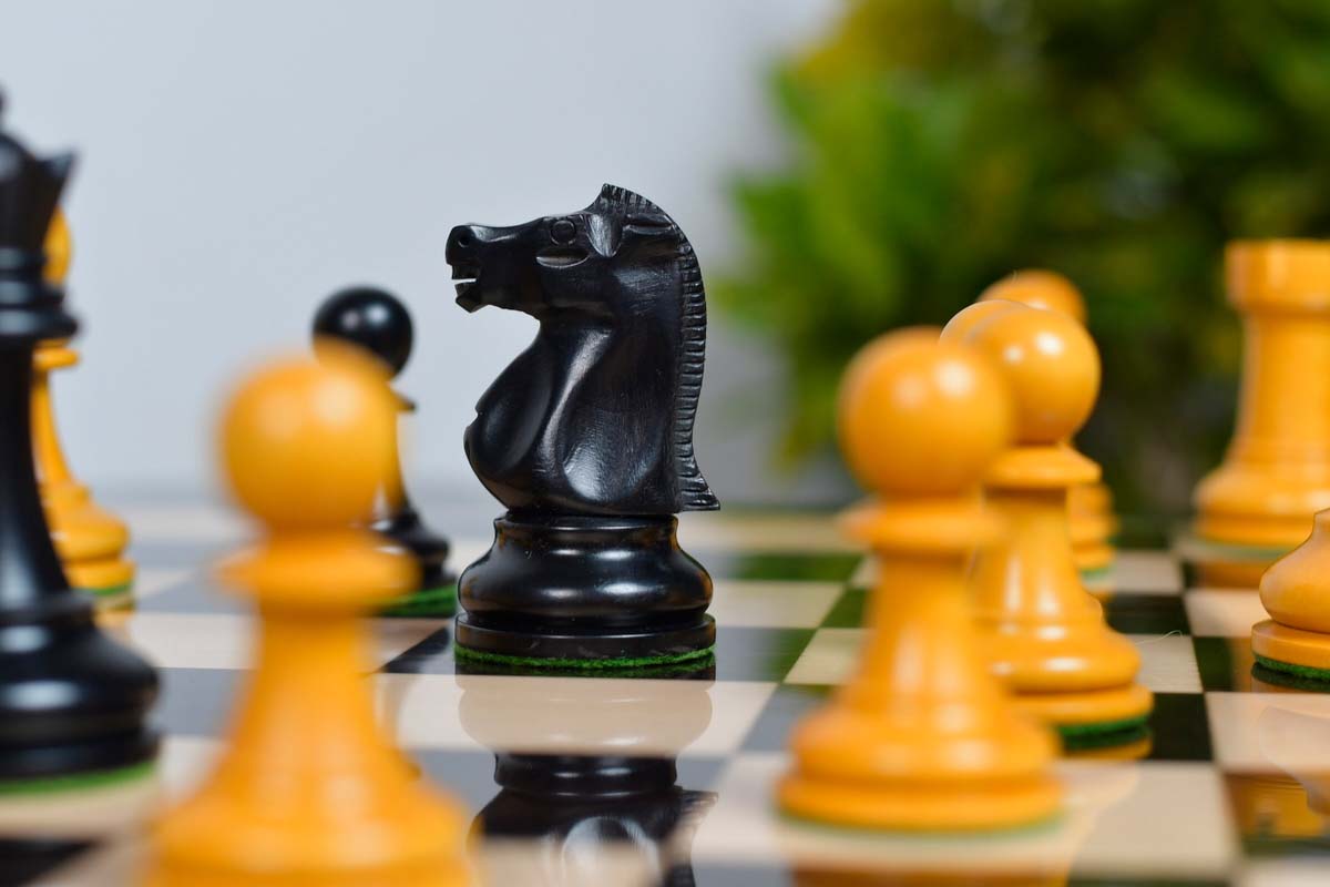 Sterling Chess Fischer Spassky antique boxwood chess pieces, tournament sizing