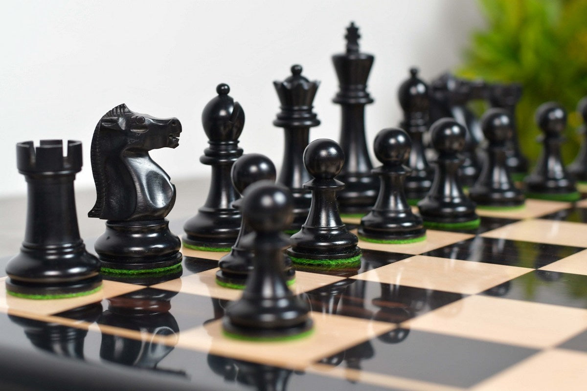 96mm king chess pieces in ebonised and natural boxwood, Fischer Spassky set