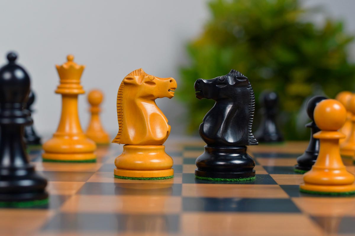 1972 Fischer Spassky chess set, 96mm king, Ebonised finish with its board