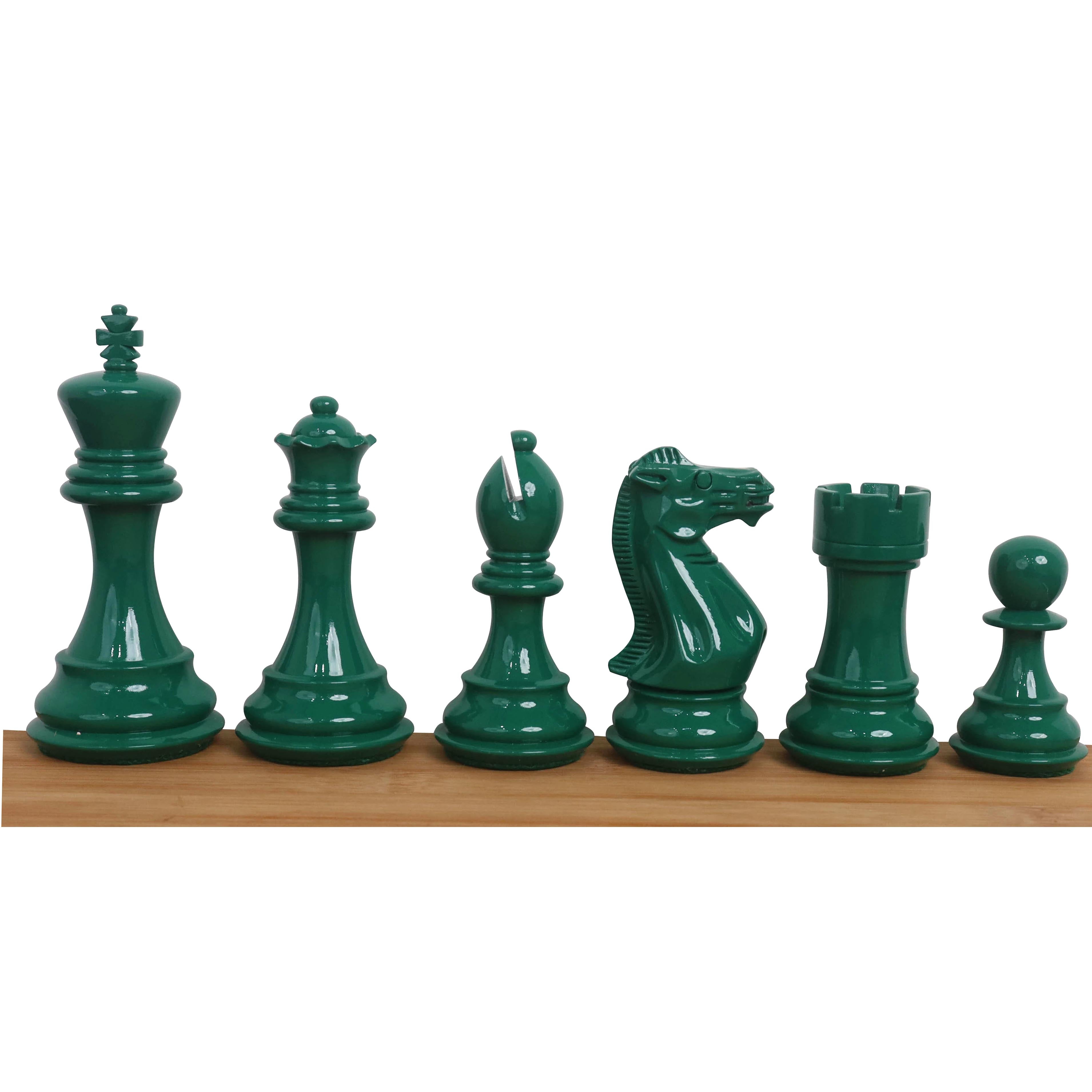 104mm king and matching chessmen in Green Painted Boxwood and White Painted Boxwood