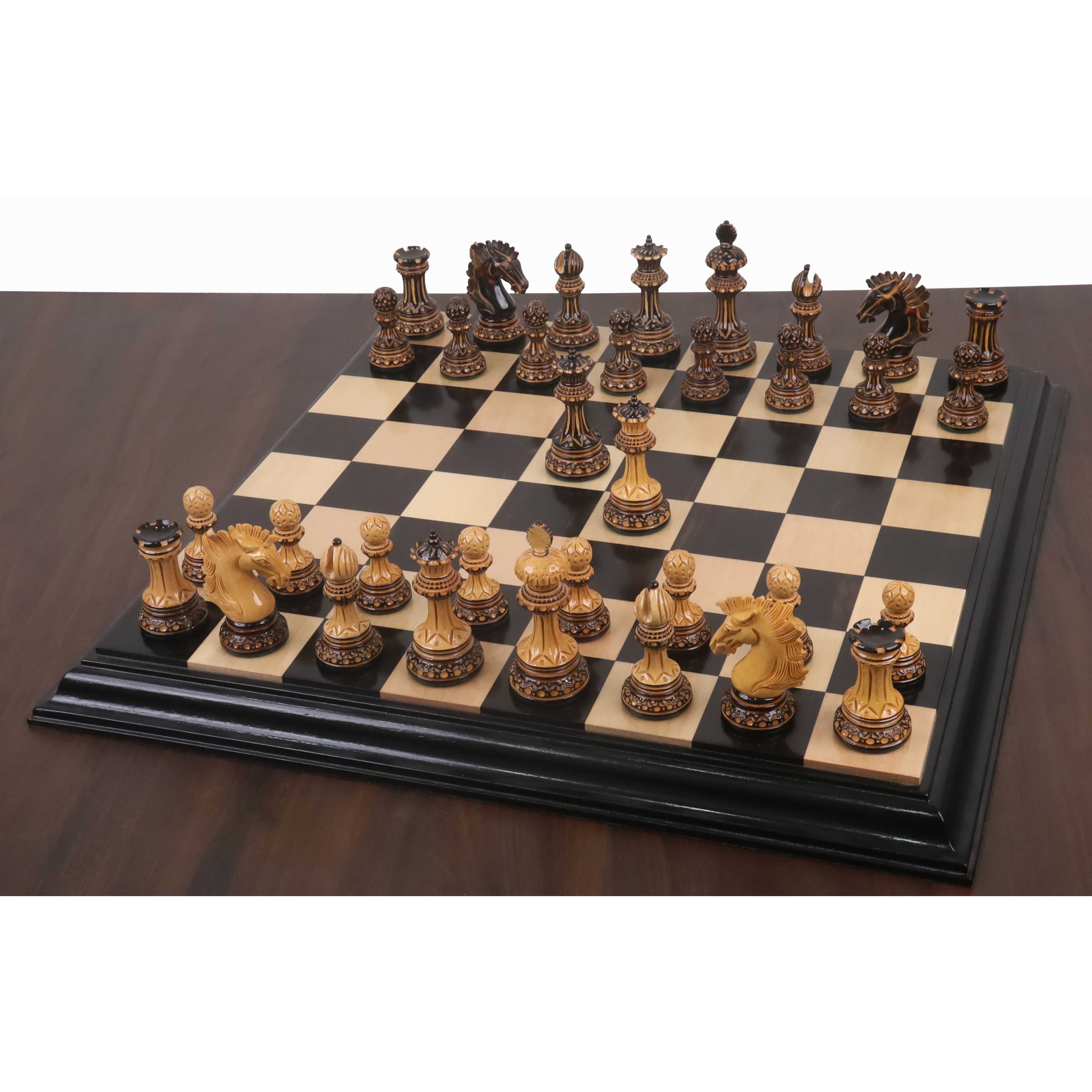 Black Lacquered Burnt Boxwood and White Lacquered Burnt Boxwood chessmen, 111mm king