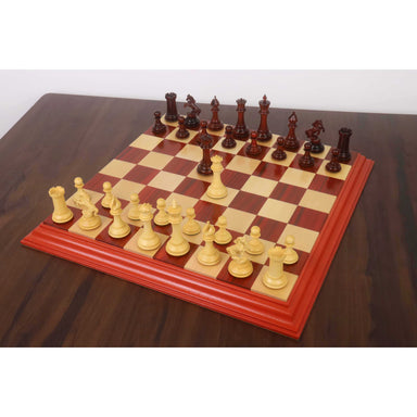 Bud Rosewood and Boxwood chessmen, 114mm king
