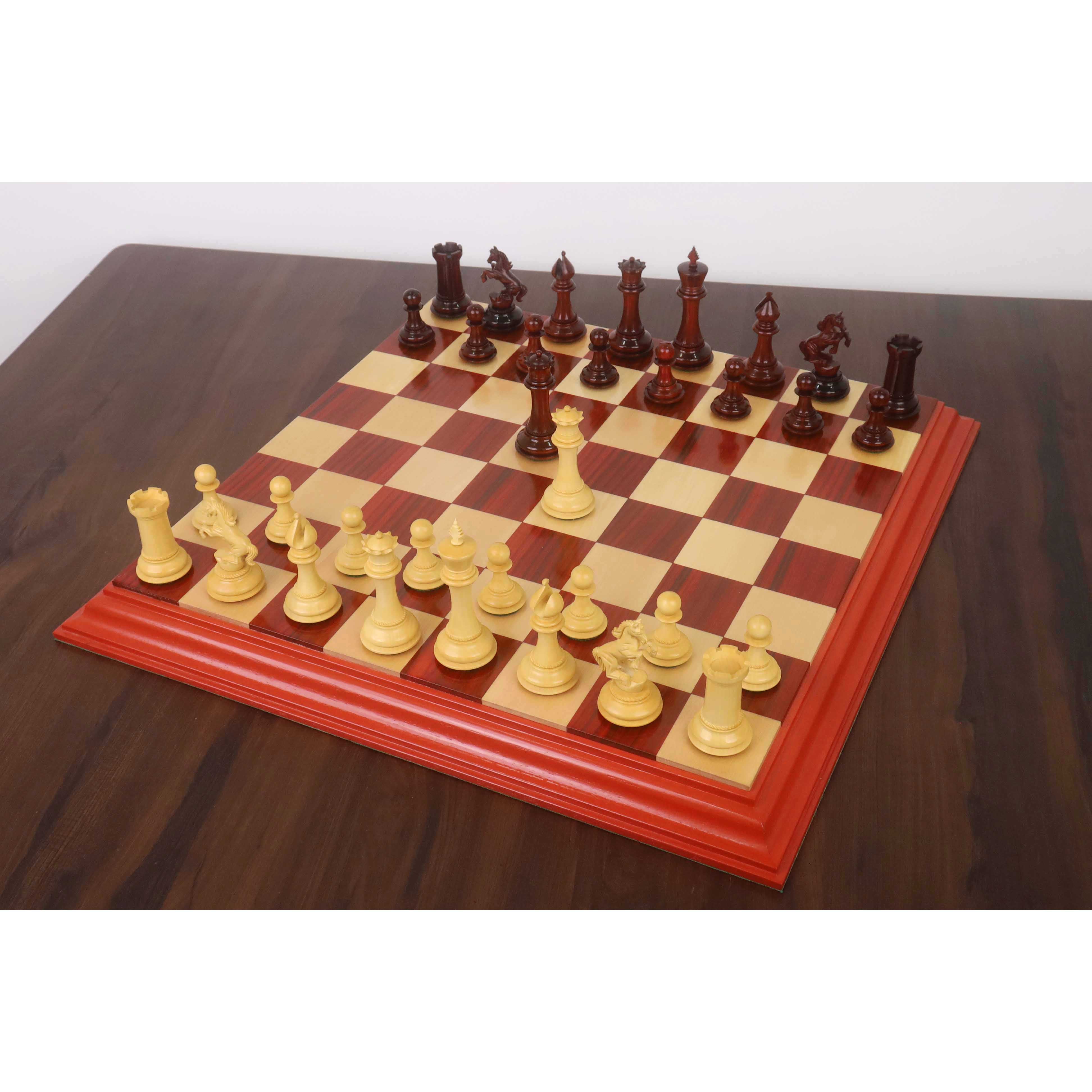 Bud Rosewood and Boxwood chessmen, 114mm king