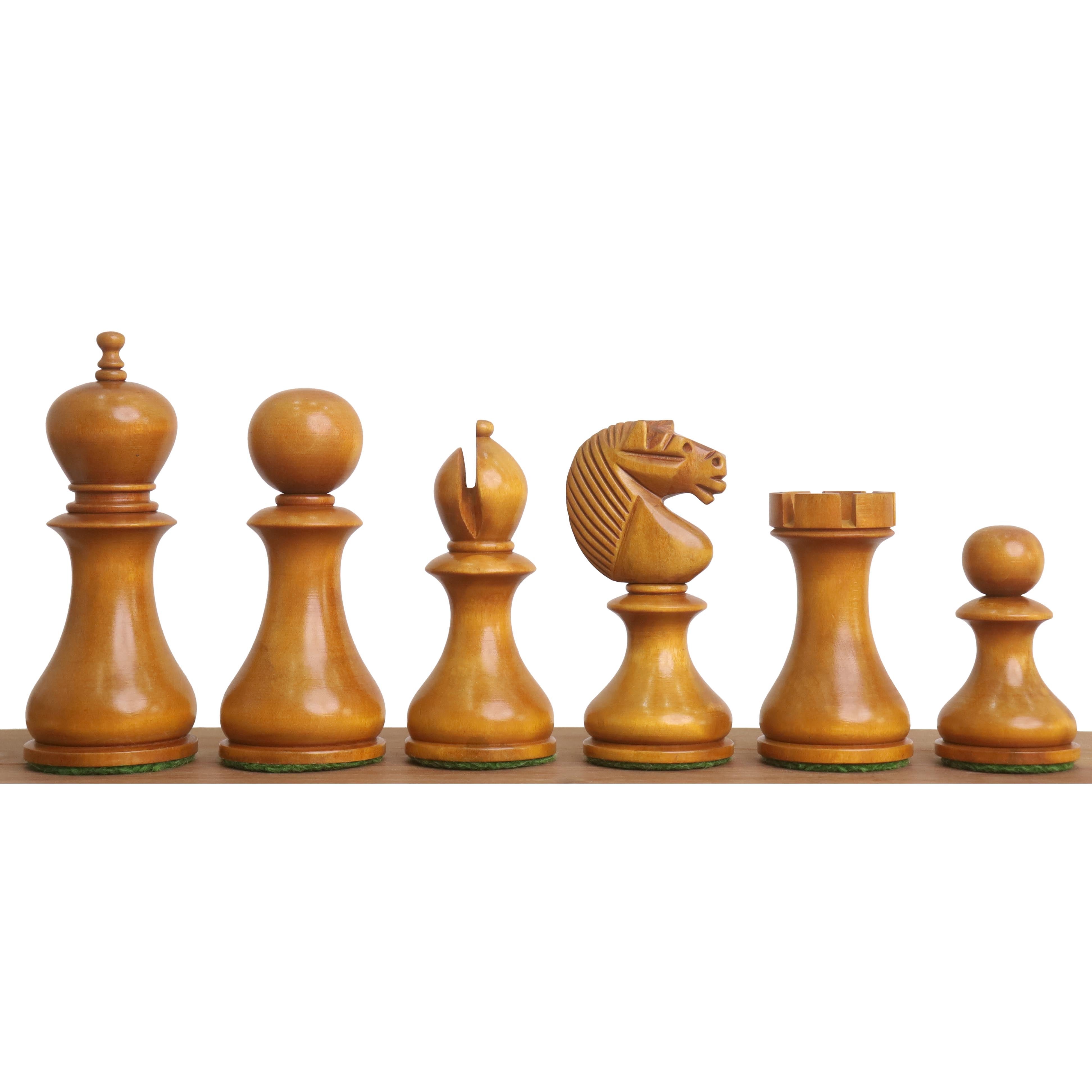 Ebonised Boxwood and Antiqued Boxwood chessmen, 91mm king