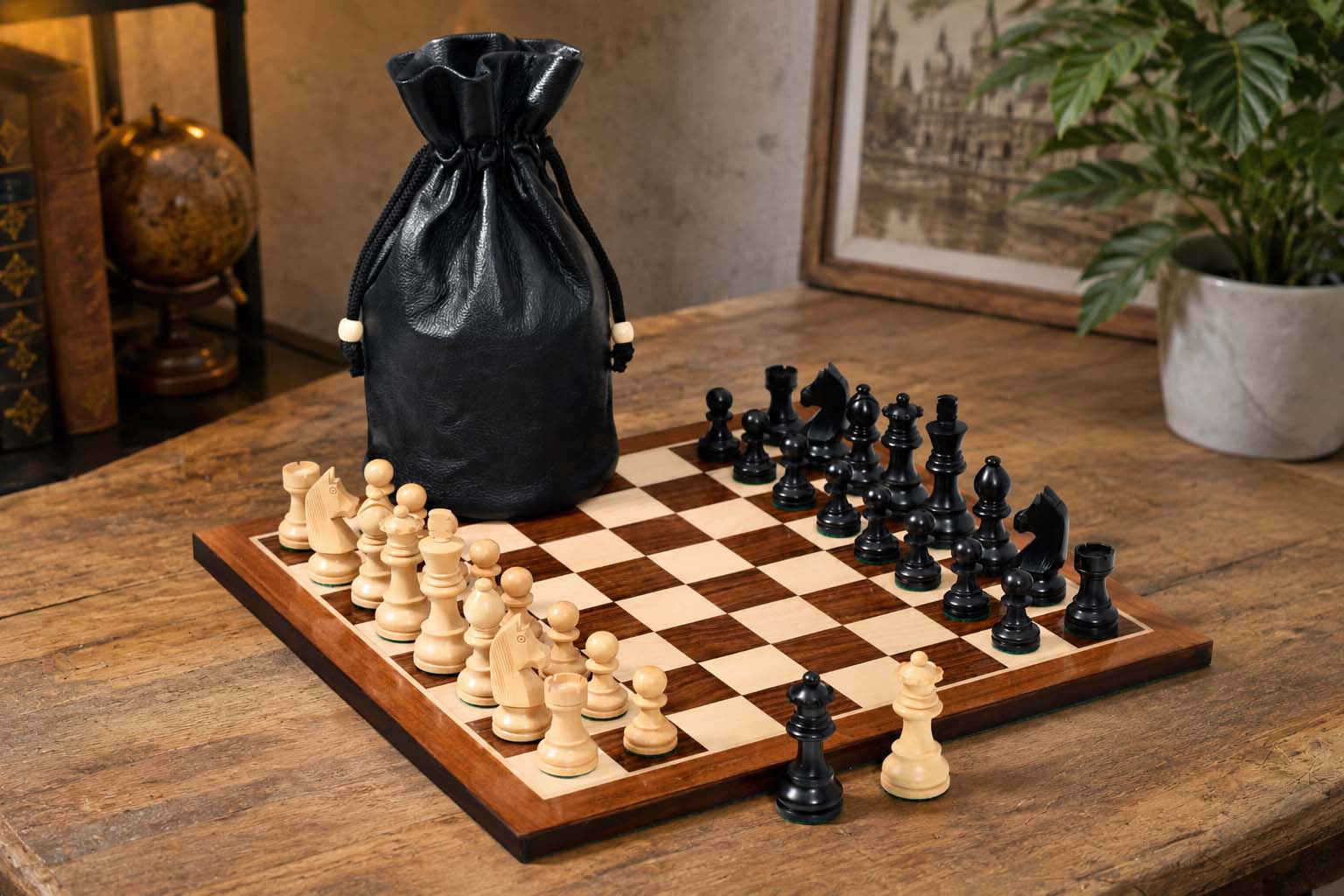 Sterling Chess German Knight chess set in ebonised and natural boxwood, 76mm king