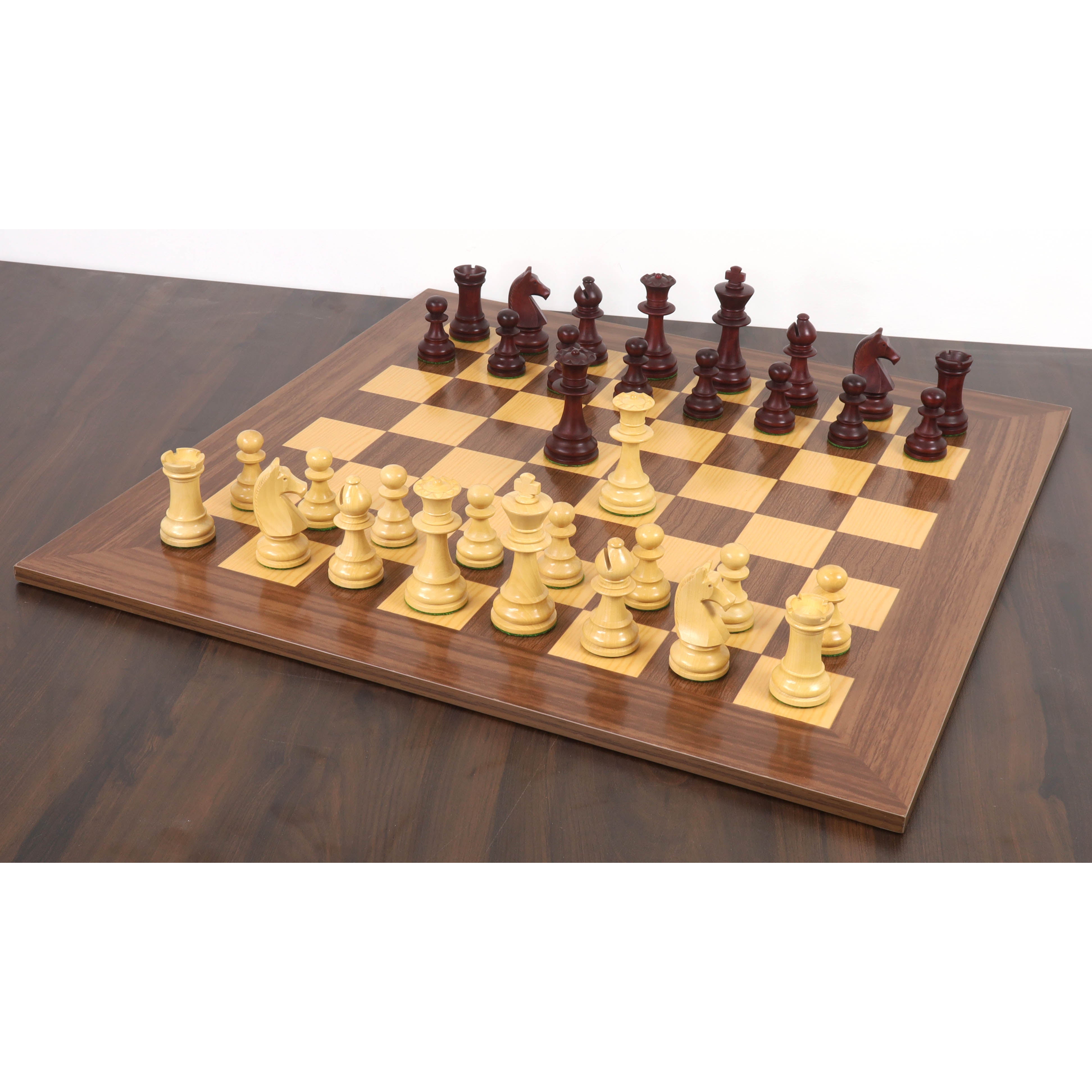 34 piece chessmen set in Mahogany Stained Boxwood and Boxwood