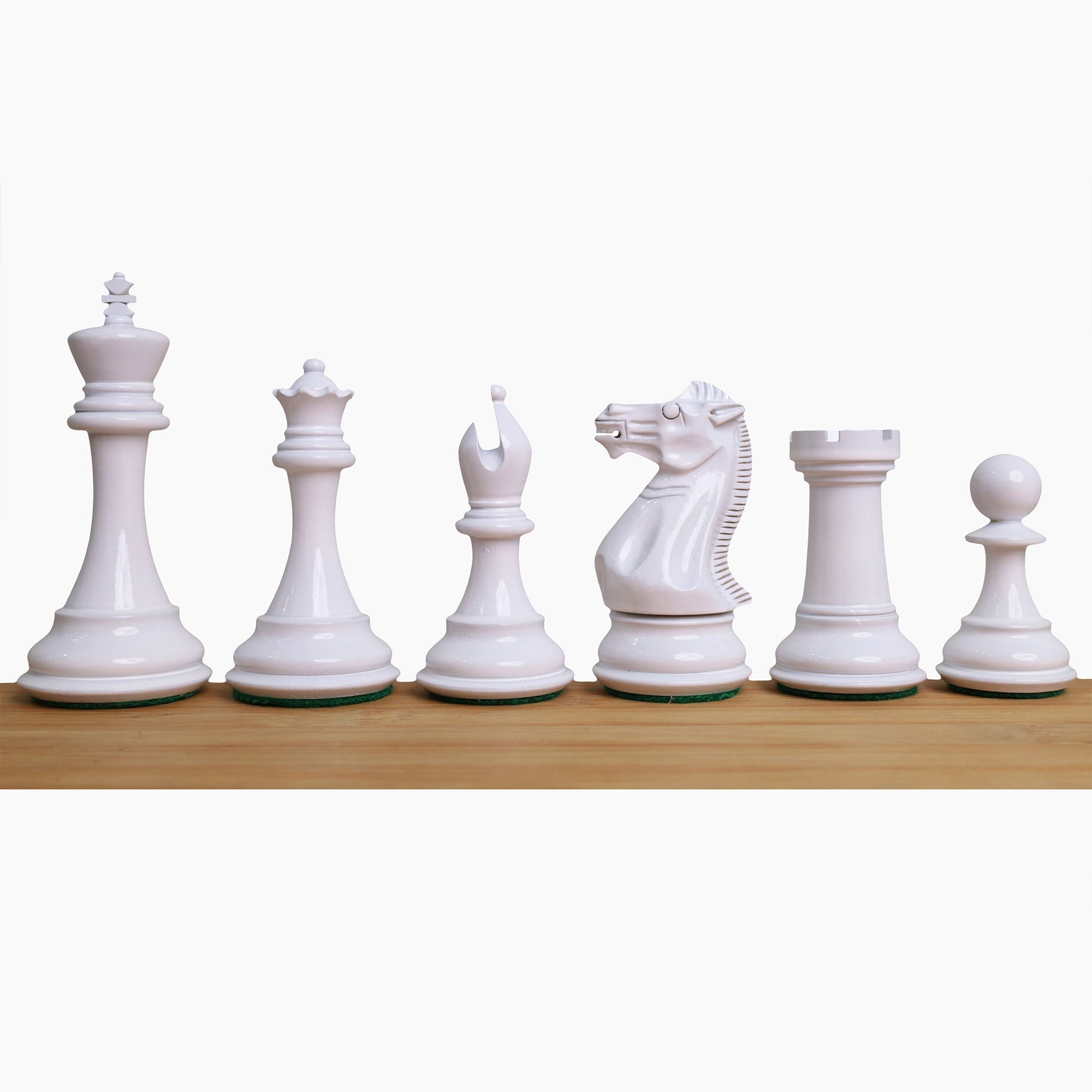 102mm king and matching chessmen in Black Lacquered Boxwood and White Lacquered Boxwood