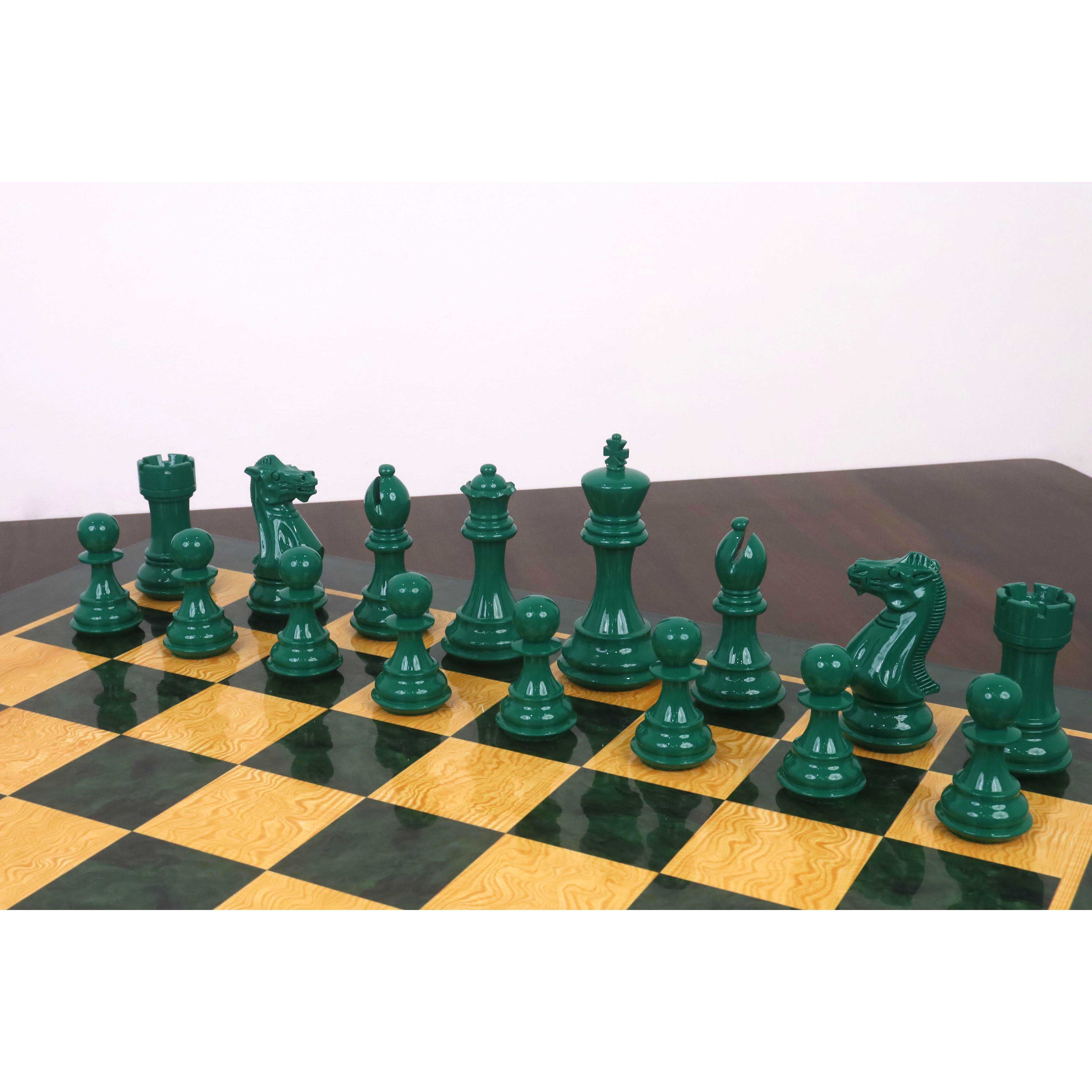 34 piece chessmen set in Green Painted Boxwood and White Painted Boxwood