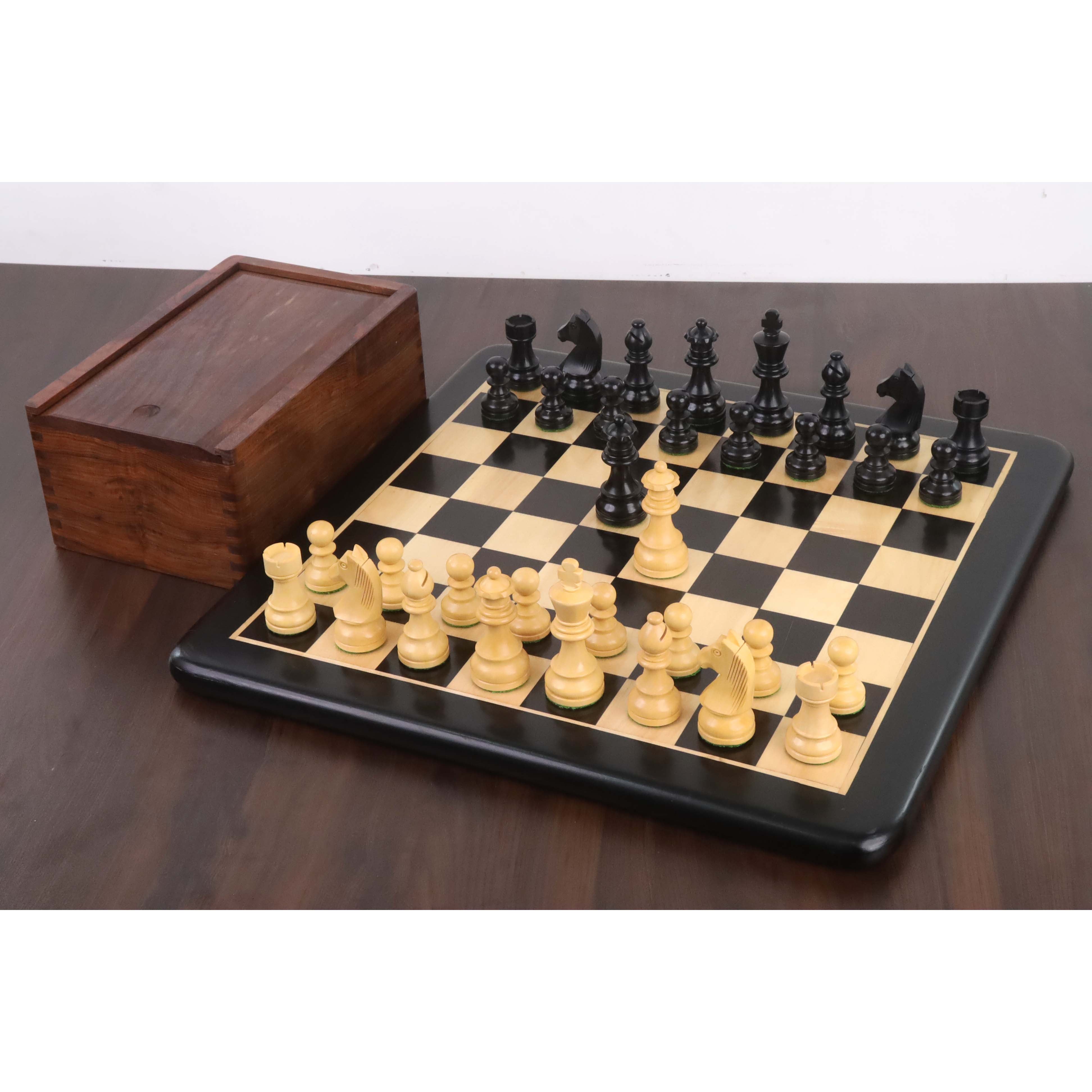 Ebonised Boxwood chessmen cut for 45 to 50mm squares