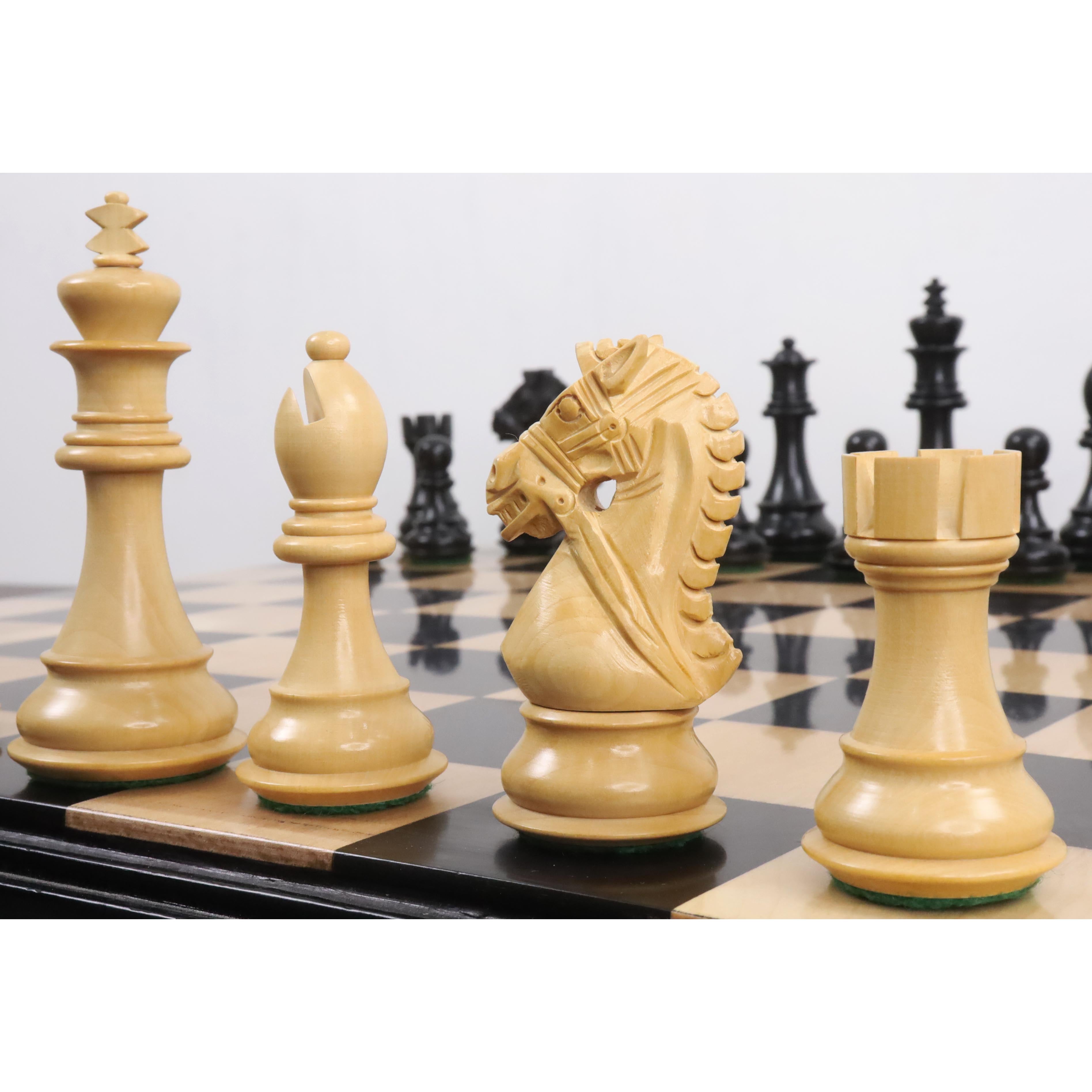 34 piece chessmen set in Ebony Wood and Boxwood
