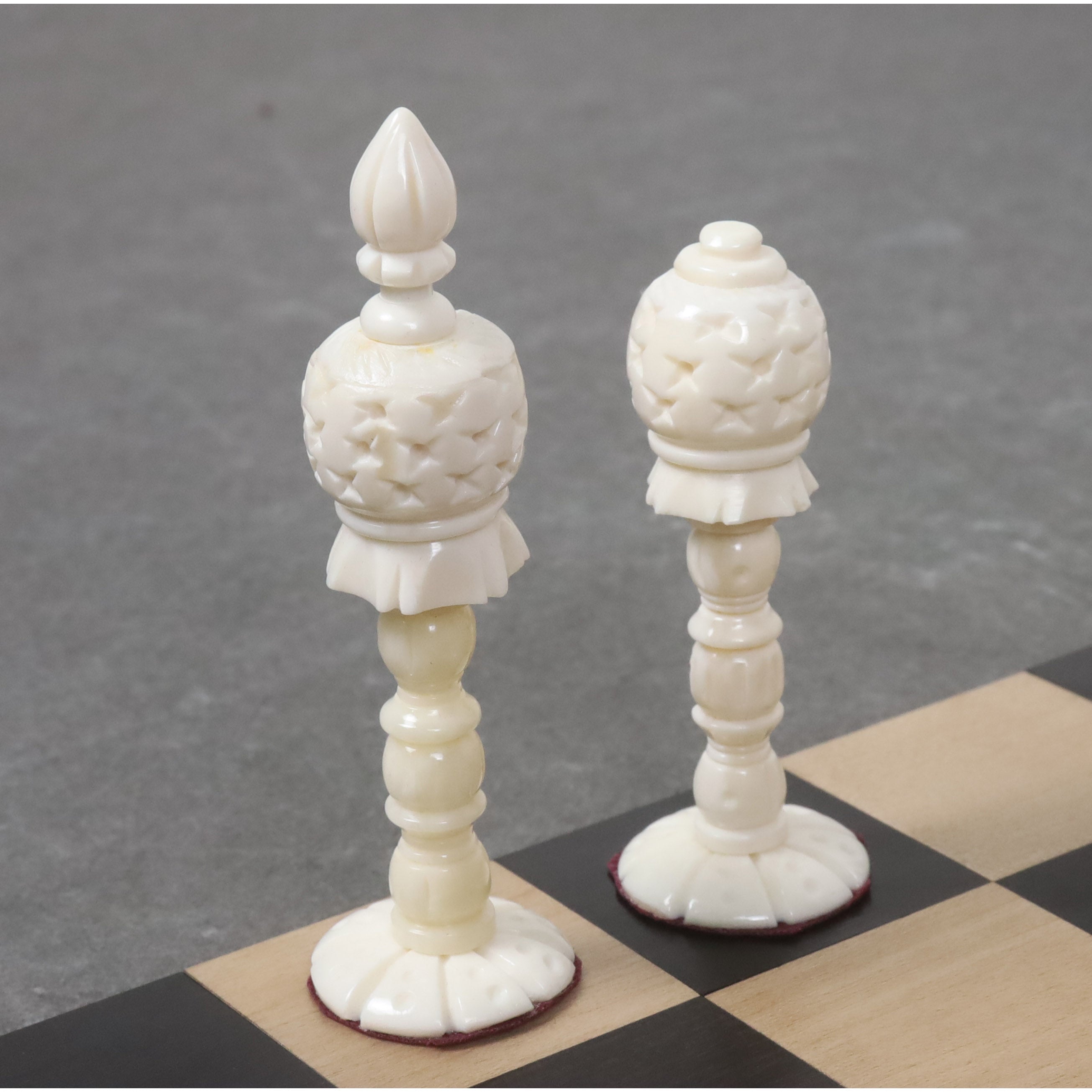 English Series Pre-Staunton Antiqued Camel Bone 95mm Chess Pieces