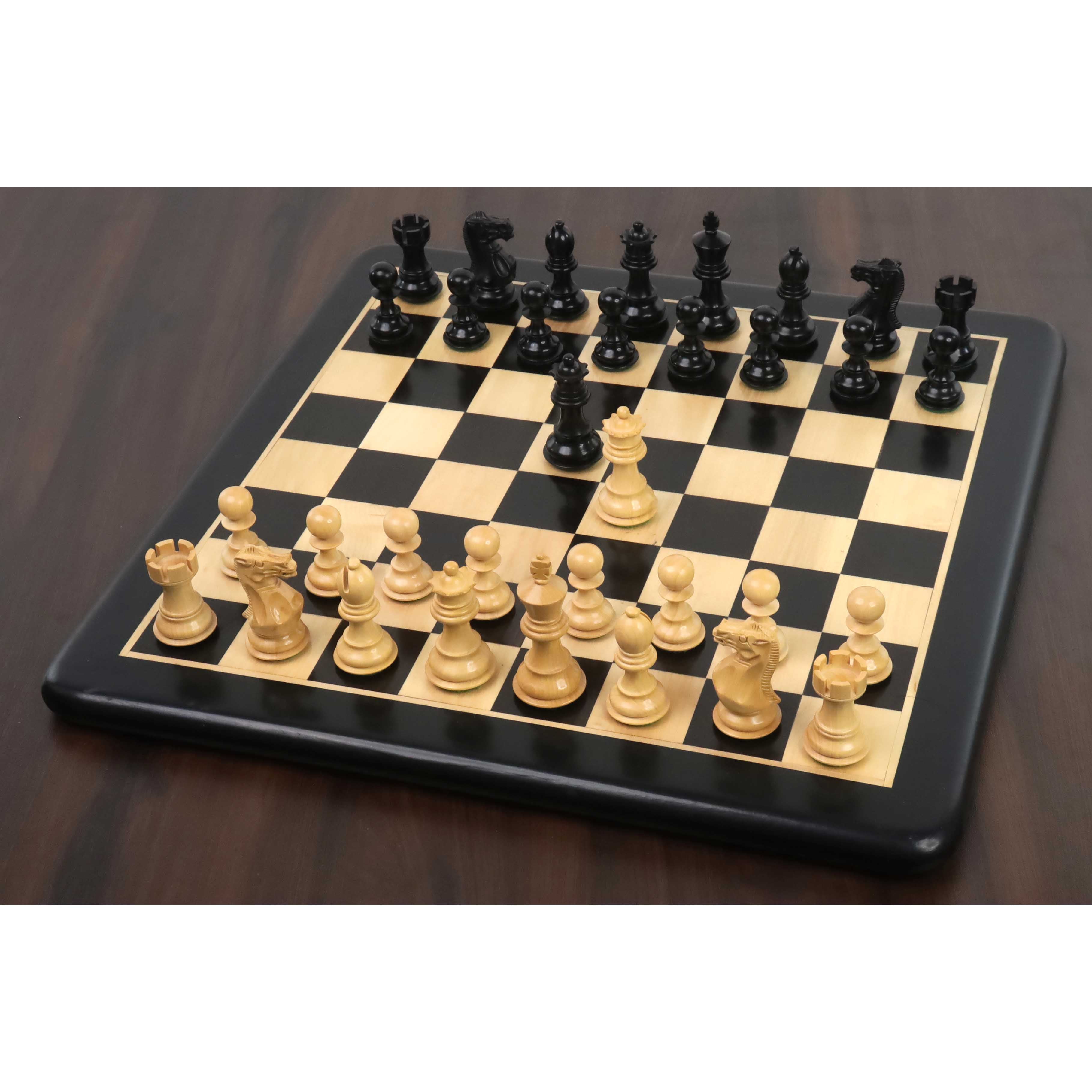 78mm king and matching chessmen in Ebony and Boxwood