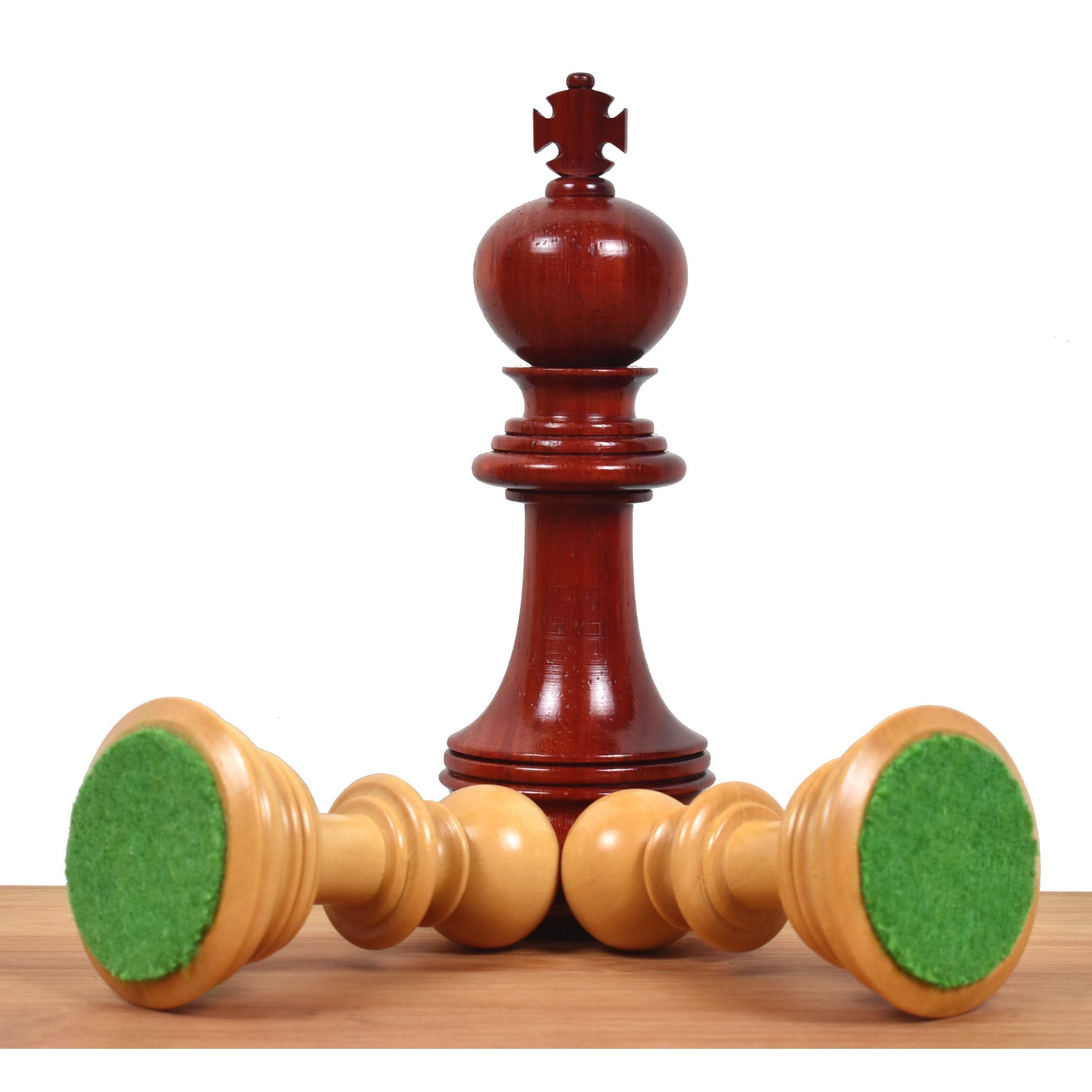 Arthur Staunton chess pieces in bud rosewood, 116mm king