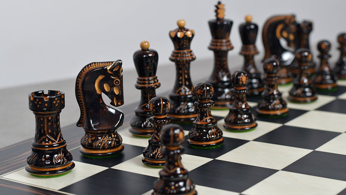 1959 Russian Zagreb chess set, 99mm king, Burnt boxwood finish with its 55cm poplar and white erable board