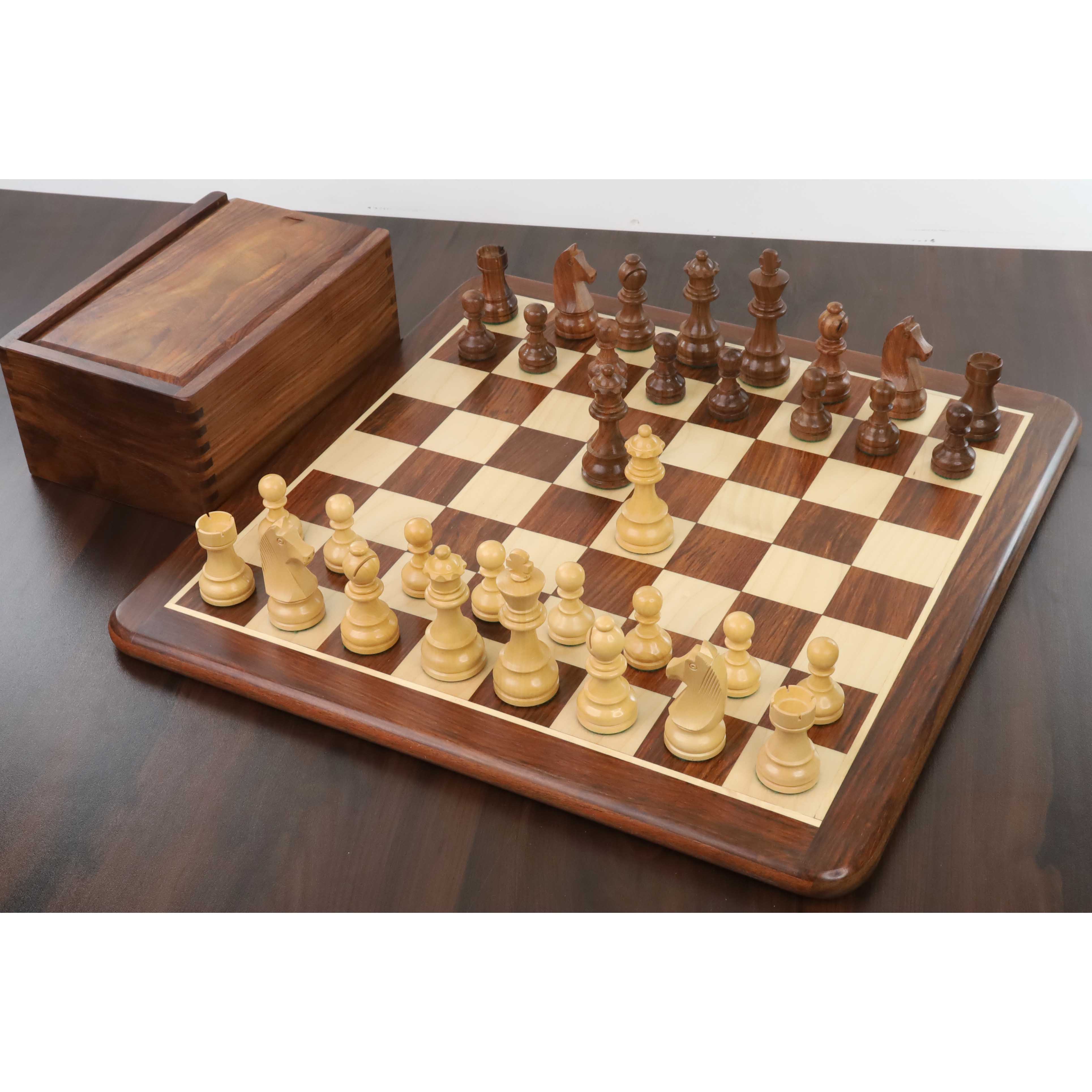 Sheesham chessmen at 1,000 grams complete
