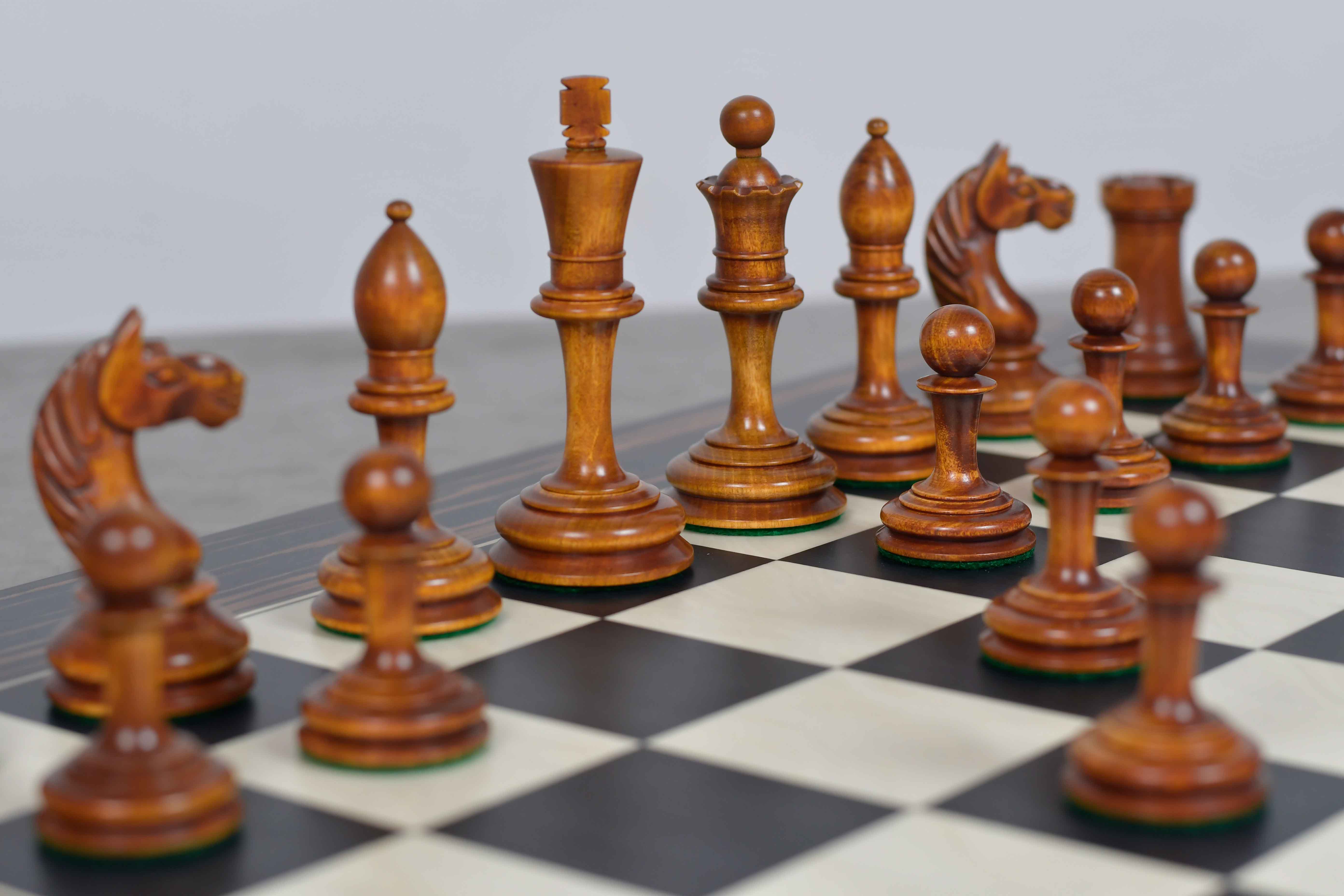 Full 1933 Antonio Fabiano Botvinnik chess set with its 55cm poplar and erable board, Sterling Chess Australia