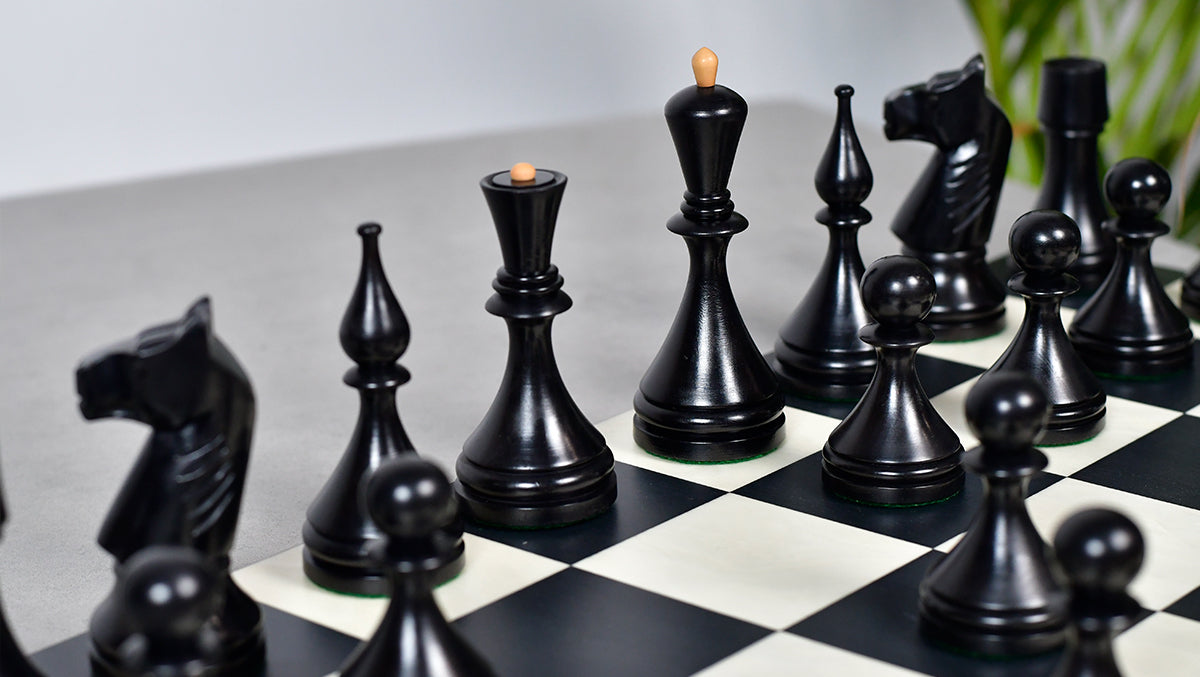 1961 Soviet Baku wooden chess pieces, 103mm king, ebonised finish
