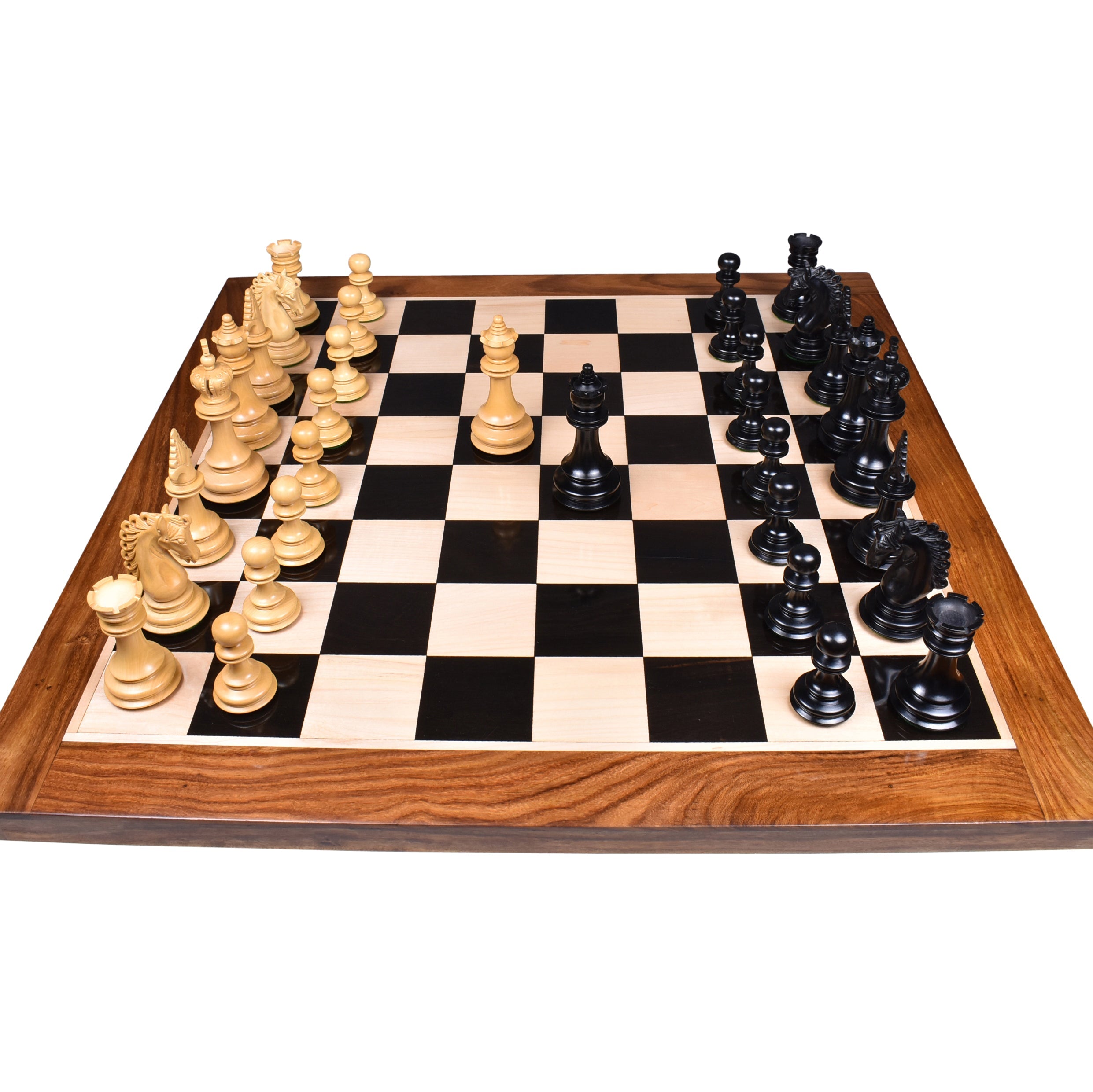 Carvers' Art chess pieces in ebony, 114mm king