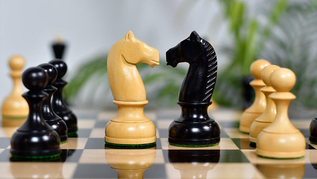 Weighted 1950s Soviet reproduction chess pieces, 112mm king and 45mm base