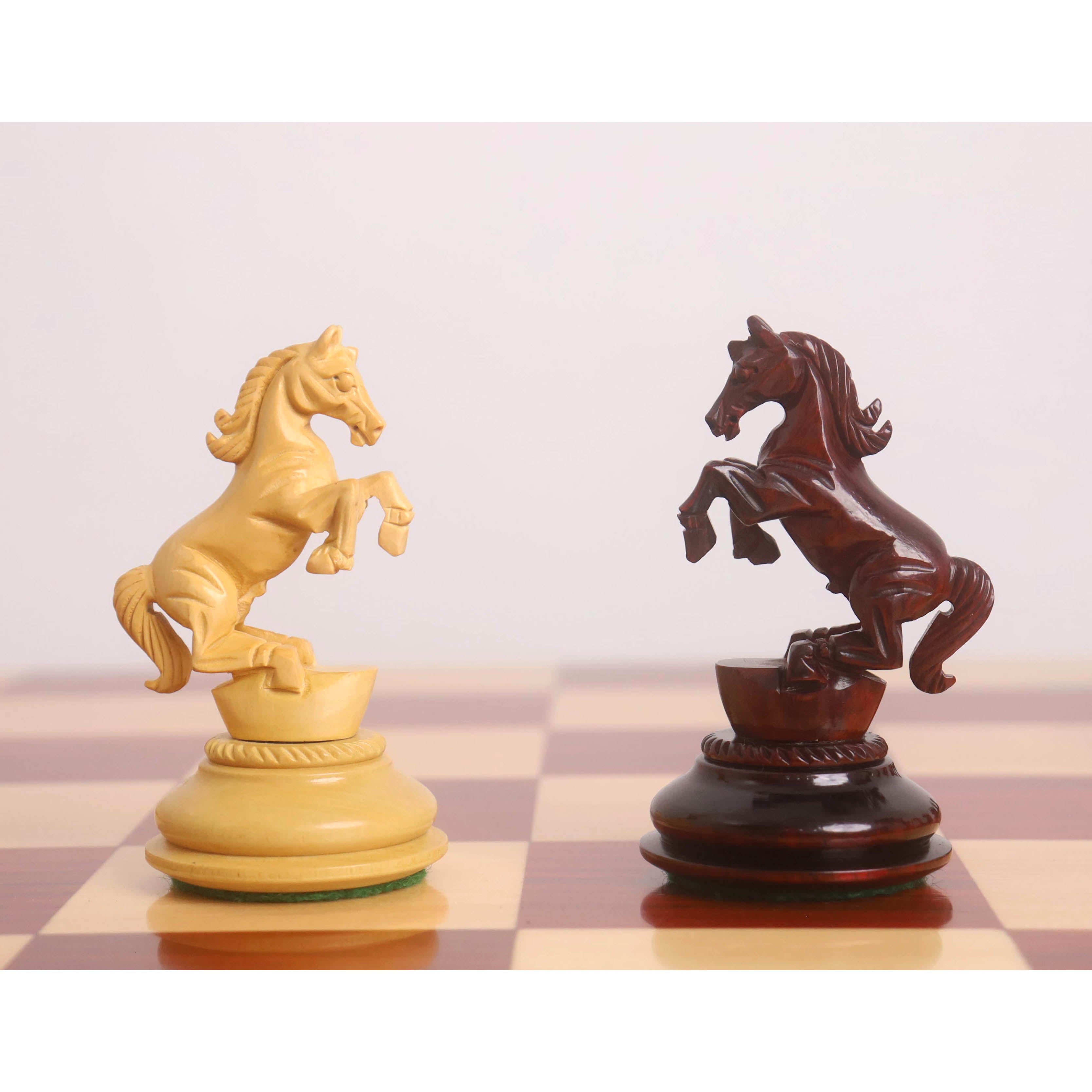 Bud Rosewood and Boxwood chessmen with a 45mm king base