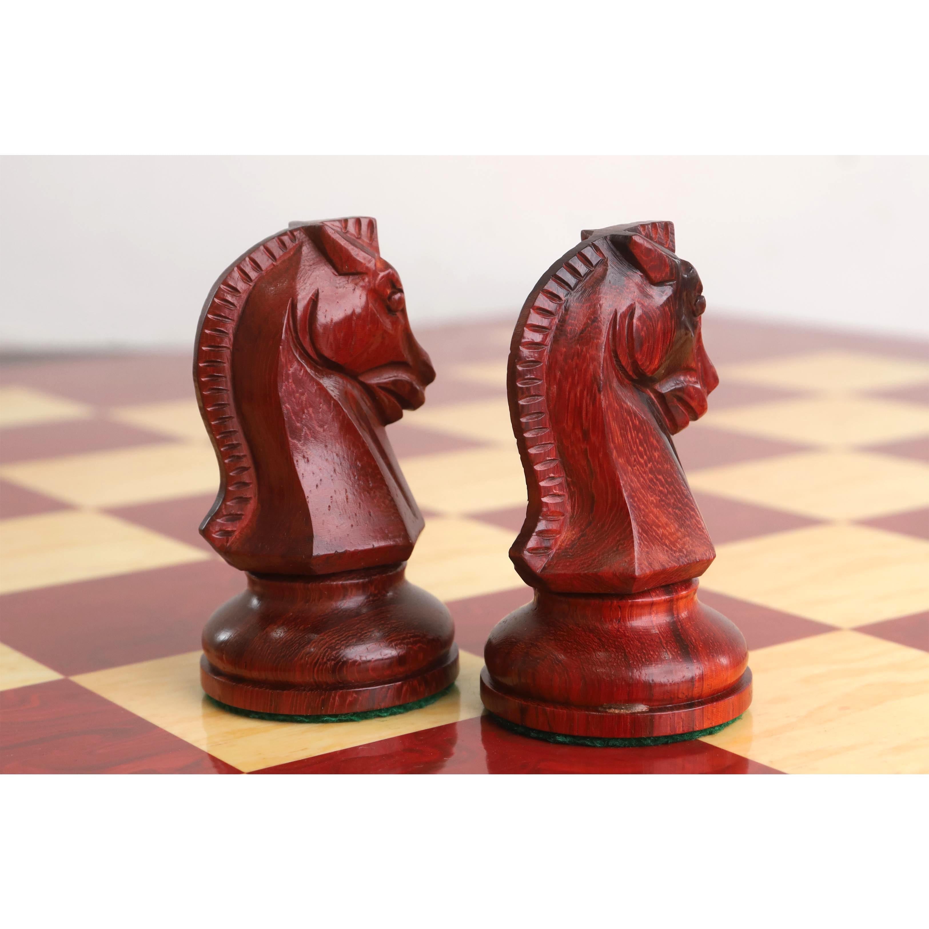 Bud Rosewood and Boxwood chessmen at 1,520 grams complete