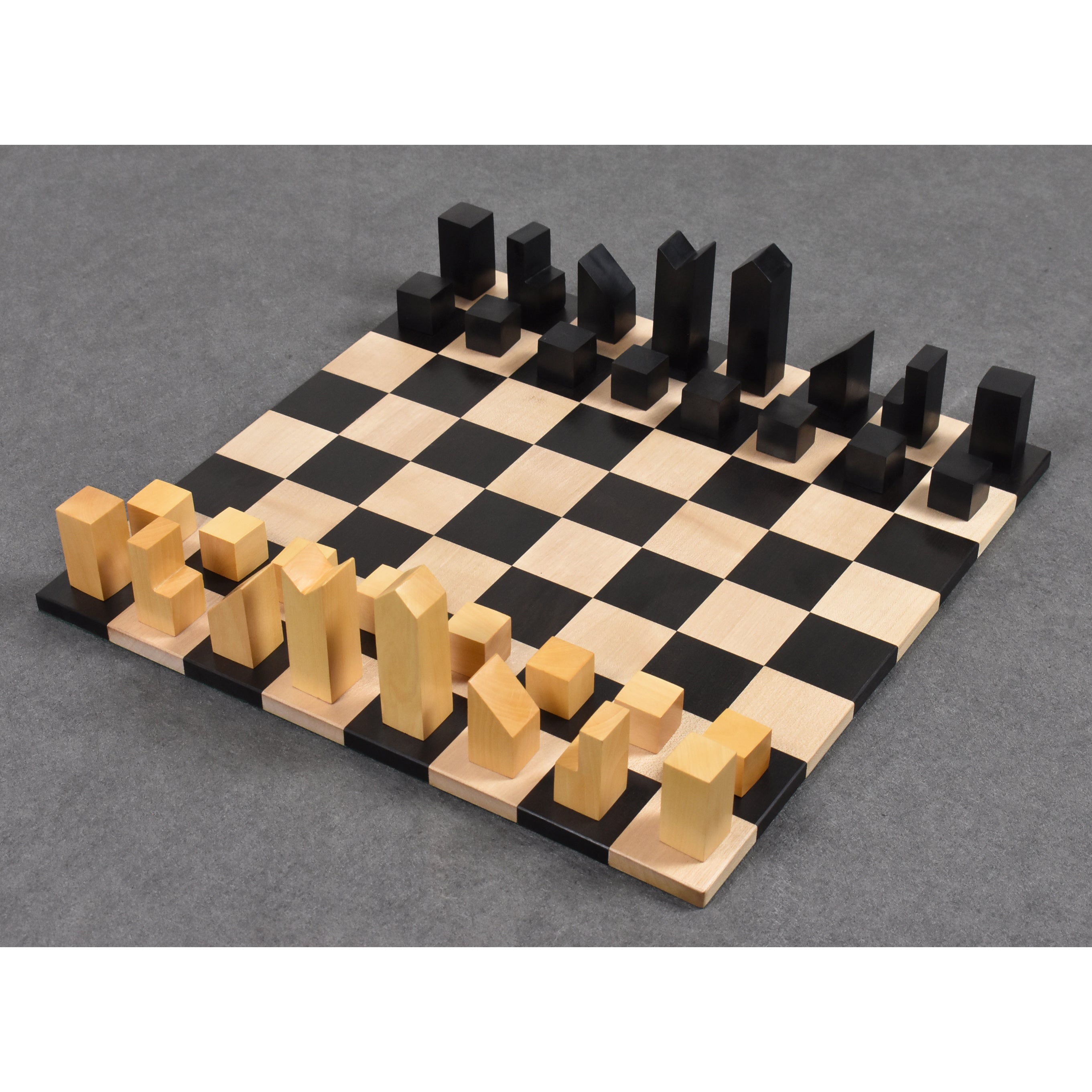 Ebonised Boxwood chessmen at 306 grams complete
