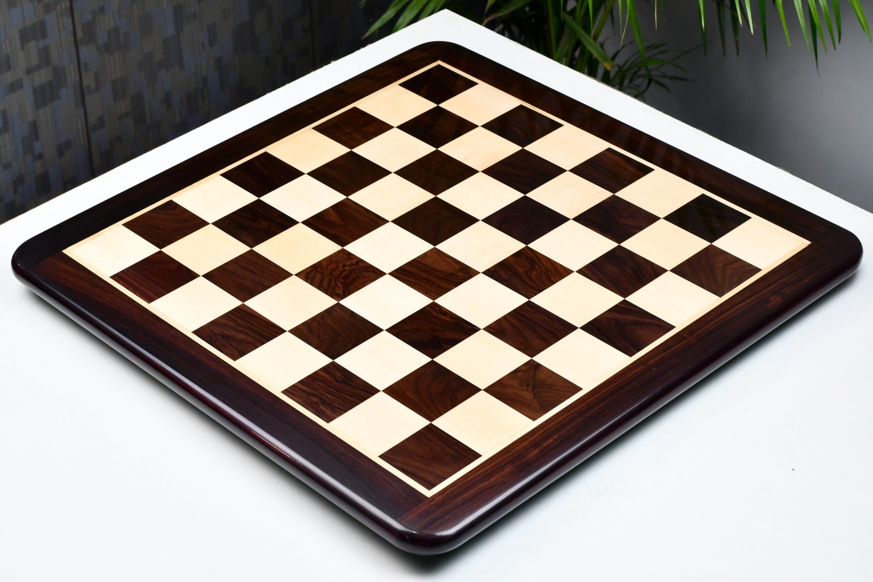 Indian rosewood chess board at 60mm squares, close grain detail