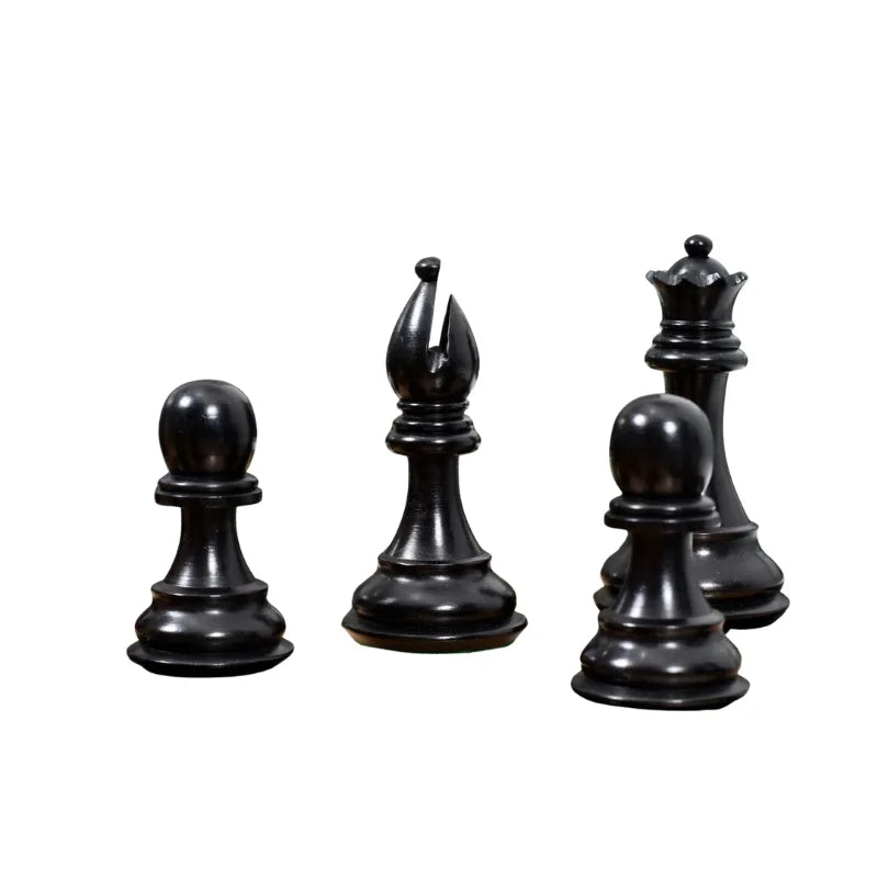 Derby Knight Pattern Chess Set