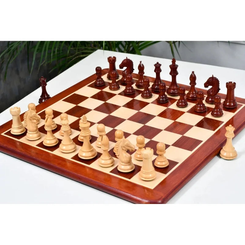 Derby Knight Chess Set