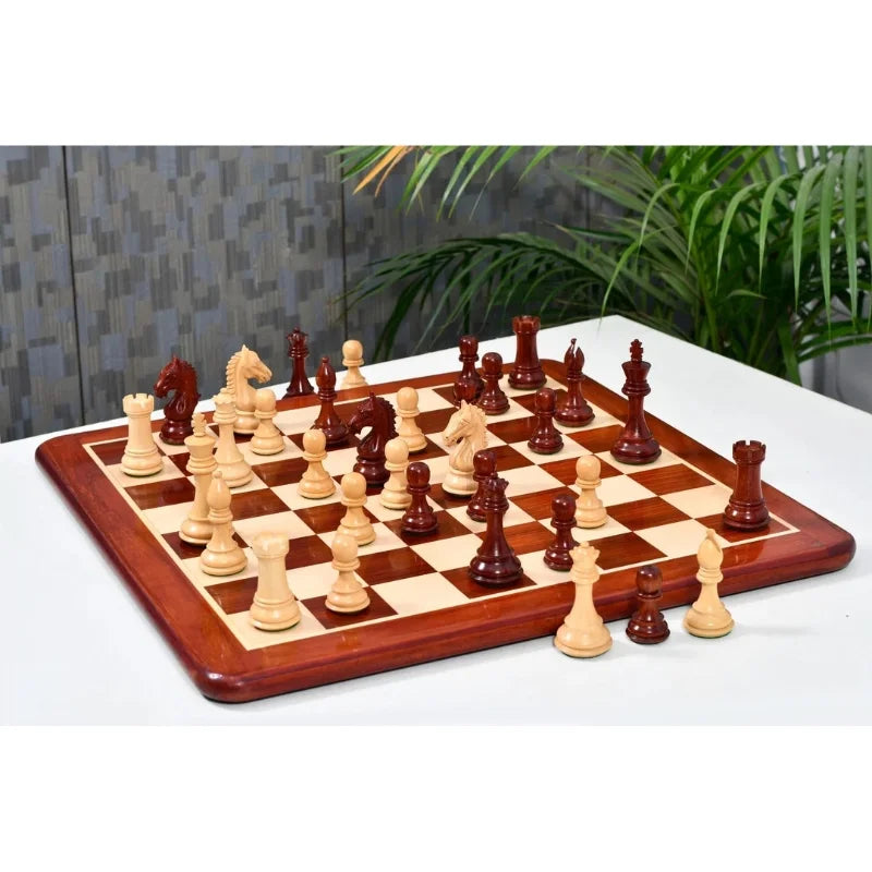 Derby Knight Chess Set