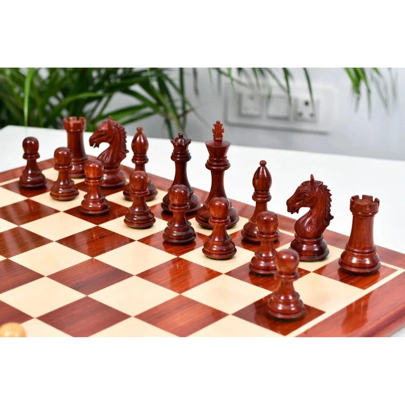 Derby Knight Chess Set