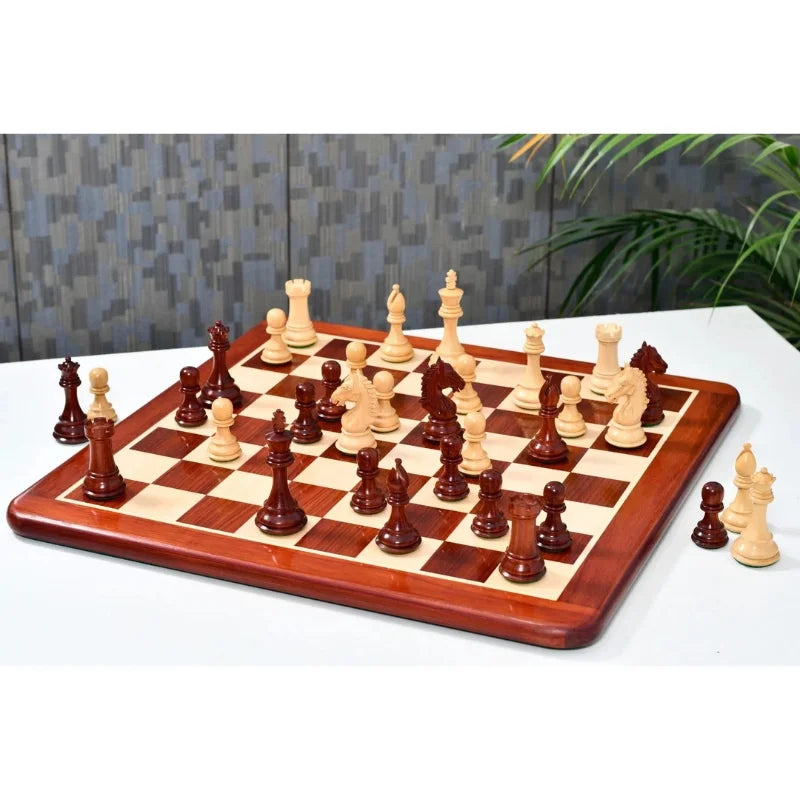 Derby Knight Chess Set