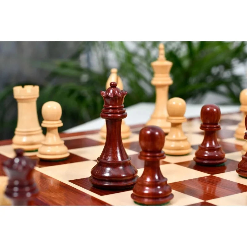 Derby Knight Chess Set