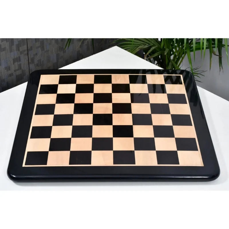 Derby Knight Pattern Chess Set