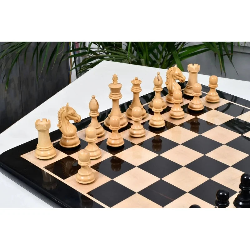 Derby Knight Pattern Chess Set