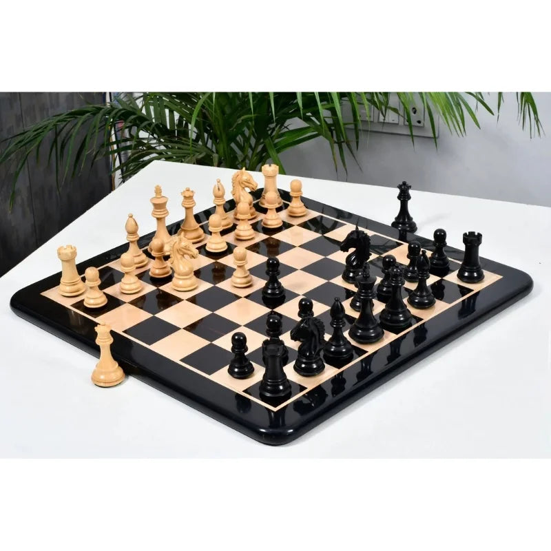 Derby Knight Pattern Chess Set