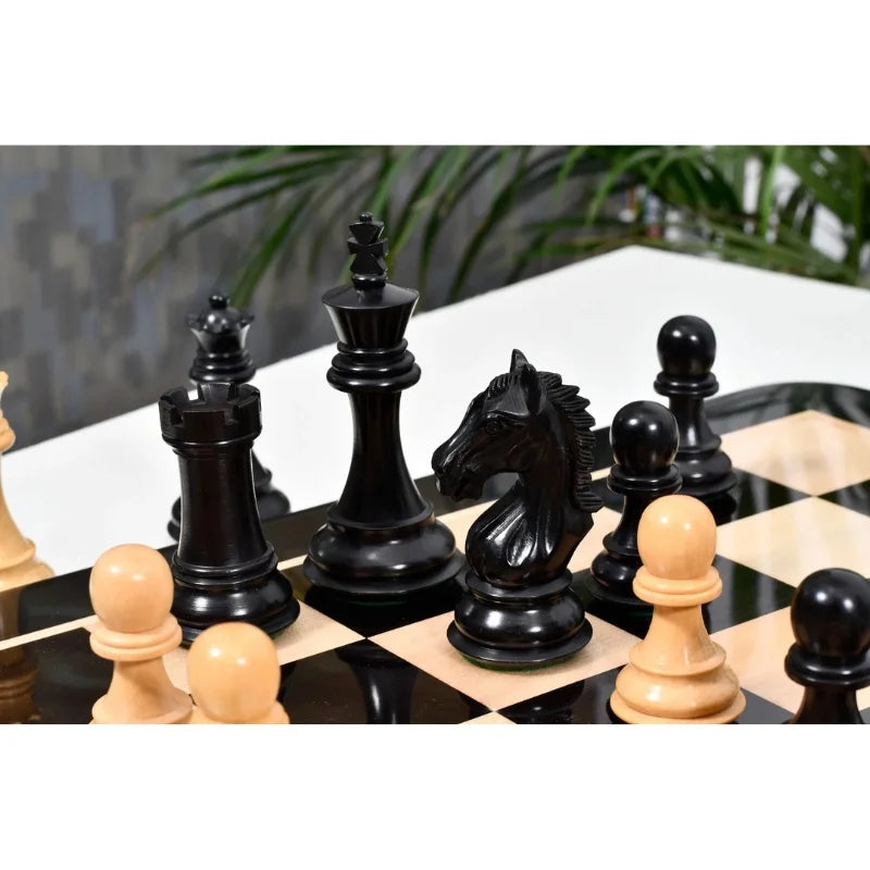 Derby Knight Pattern Chess Set