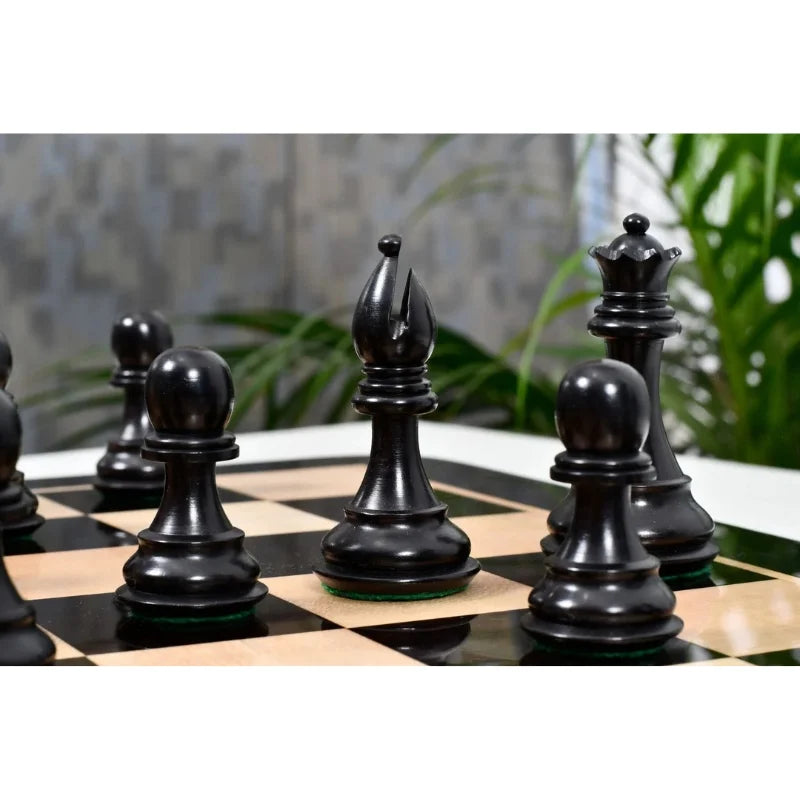 Derby Knight Pattern Chess Set