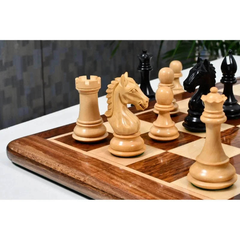 Derby Knight Pattern Chess Set (Ebonized Boxwood)