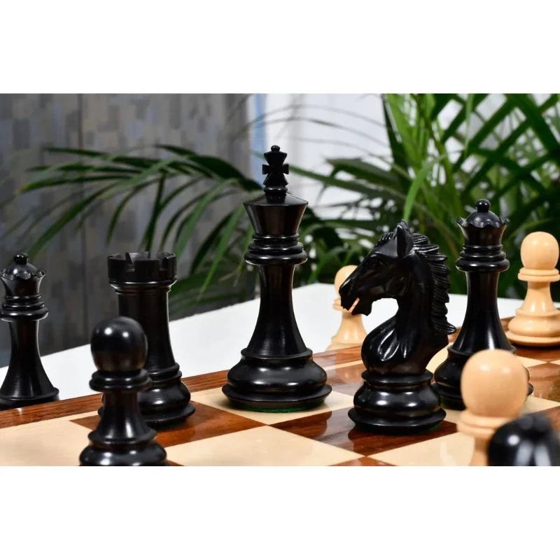 Derby Knight Pattern Chess Set (Ebonized Boxwood)