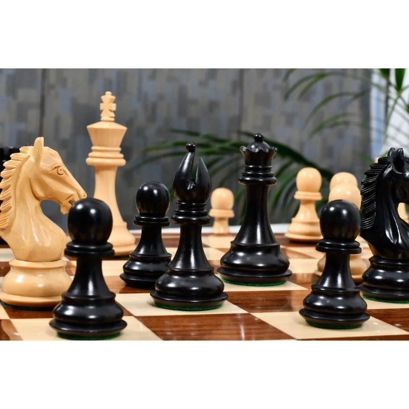 Derby Knight Pattern Chess Set (Ebonized Boxwood)