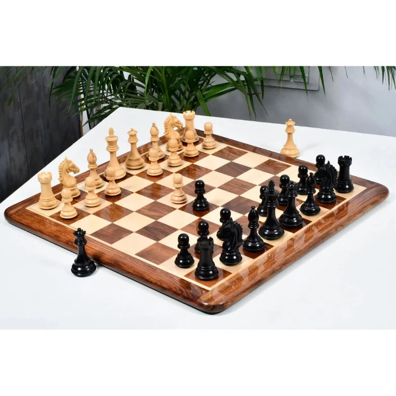 Derby Knight Pattern Chess Set (Ebonized Boxwood)